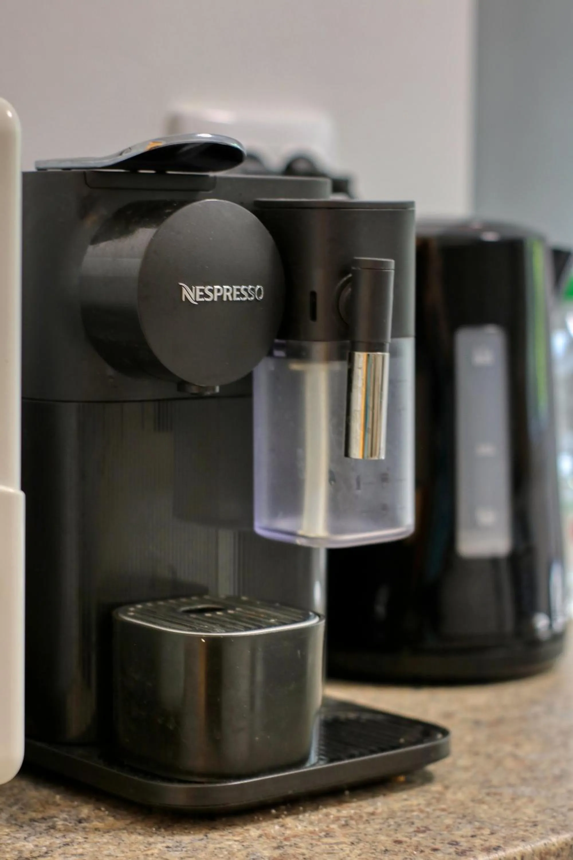 Coffee/tea facilities in Quito Apartment - Stylish & Quiet