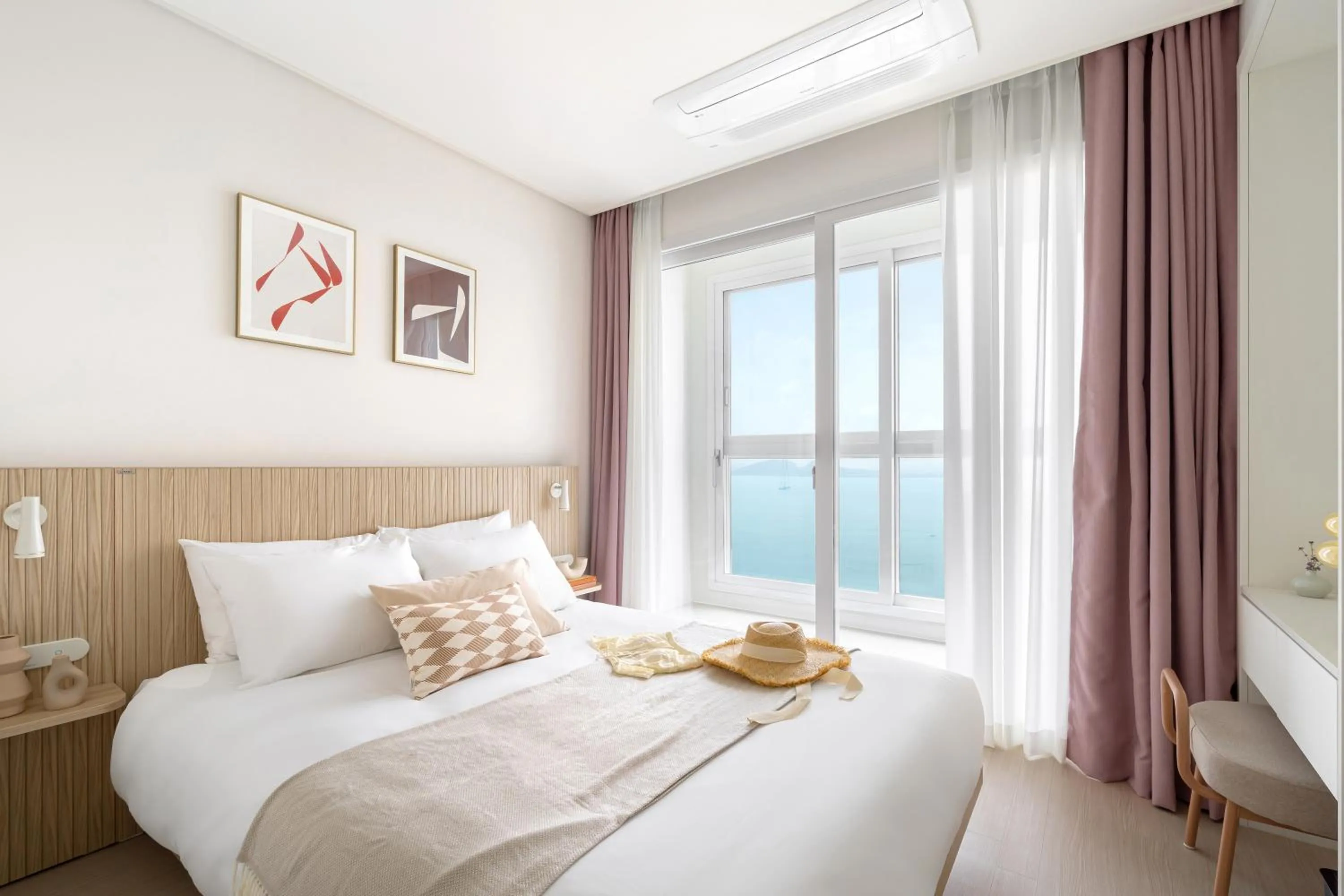 Bedroom, Bed in Le collective Siheung Wavepark