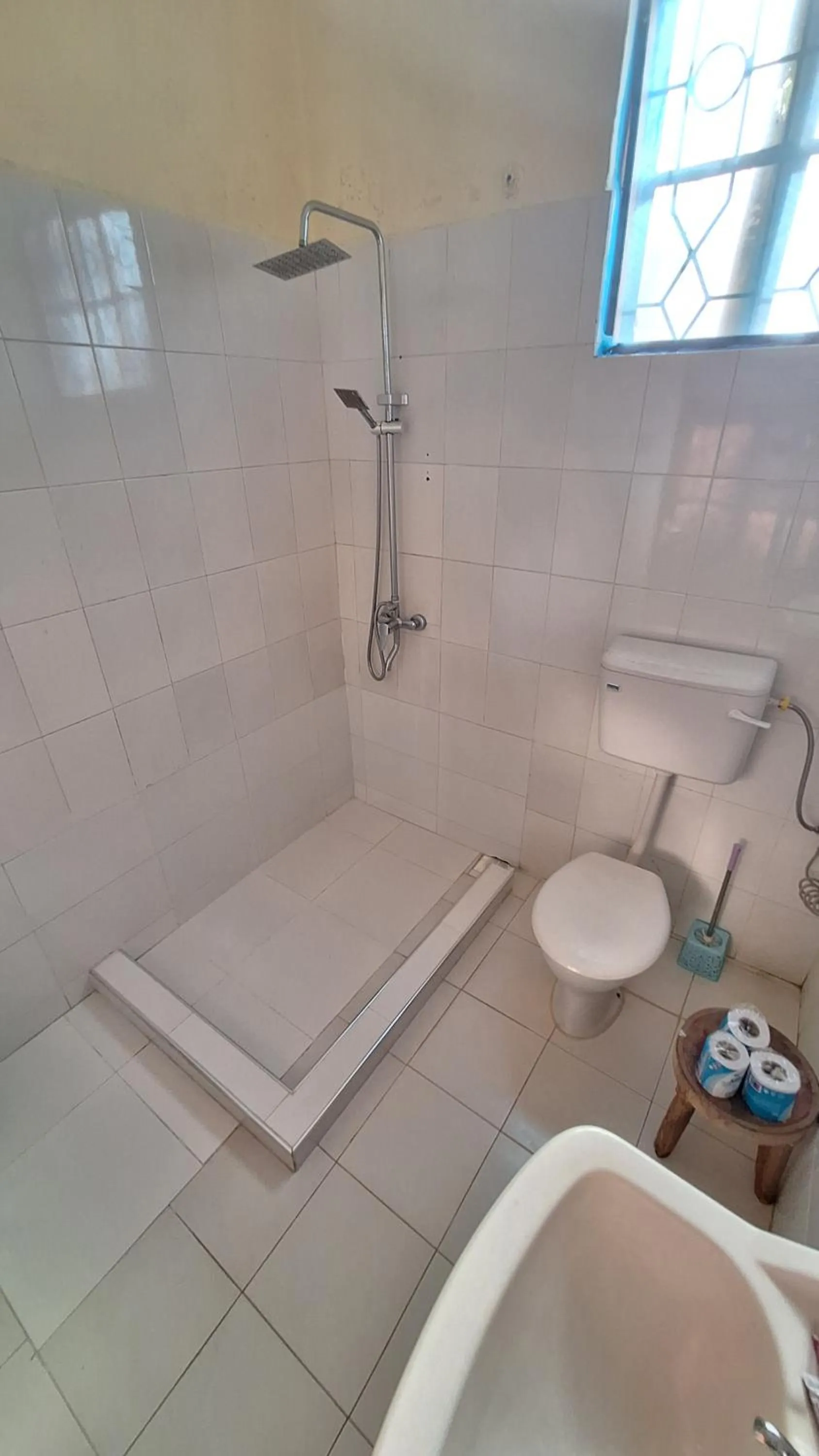 Bathroom in Hill View Garden Hotel