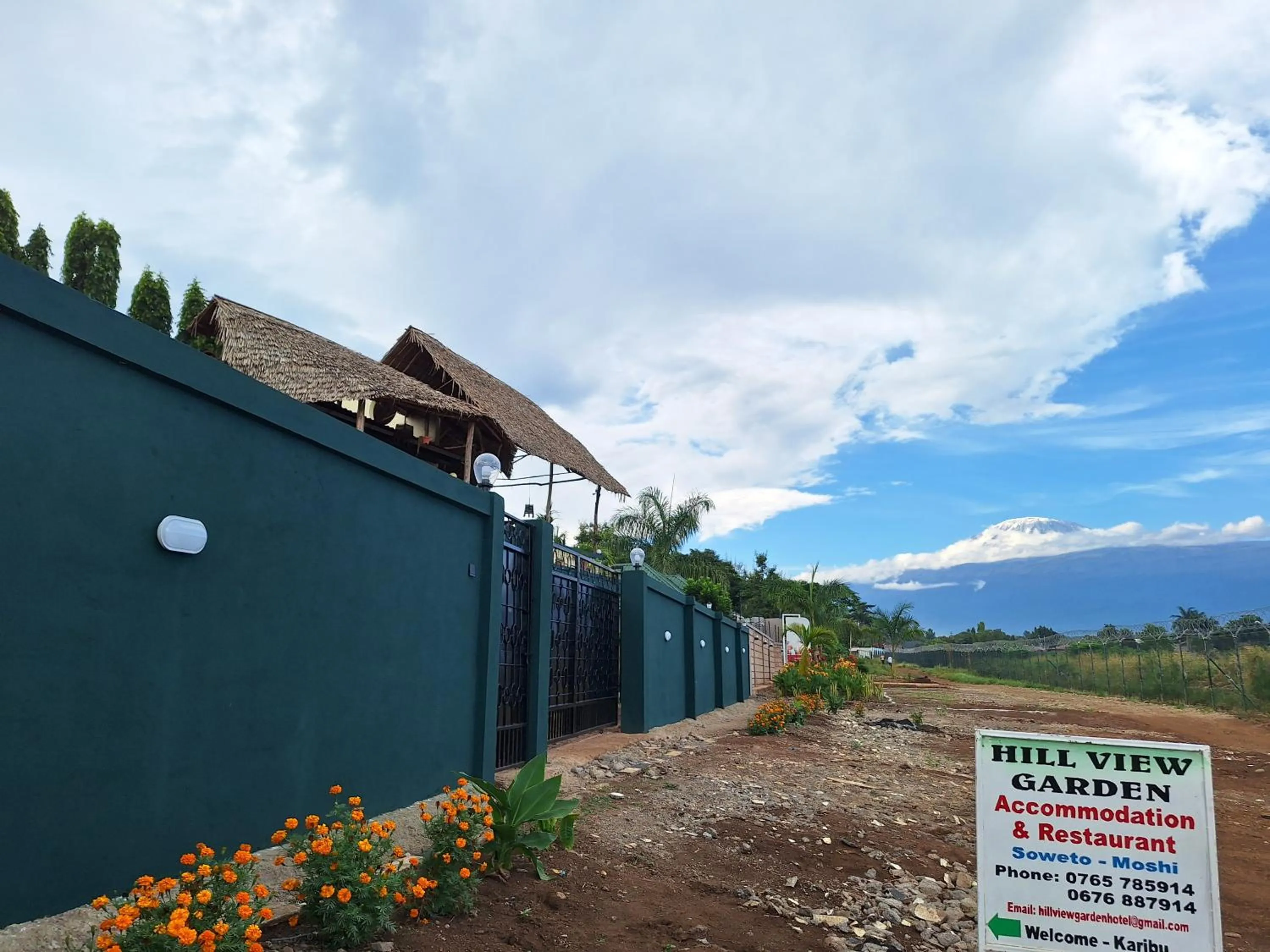 Facade/entrance in Hill View Garden Hotel