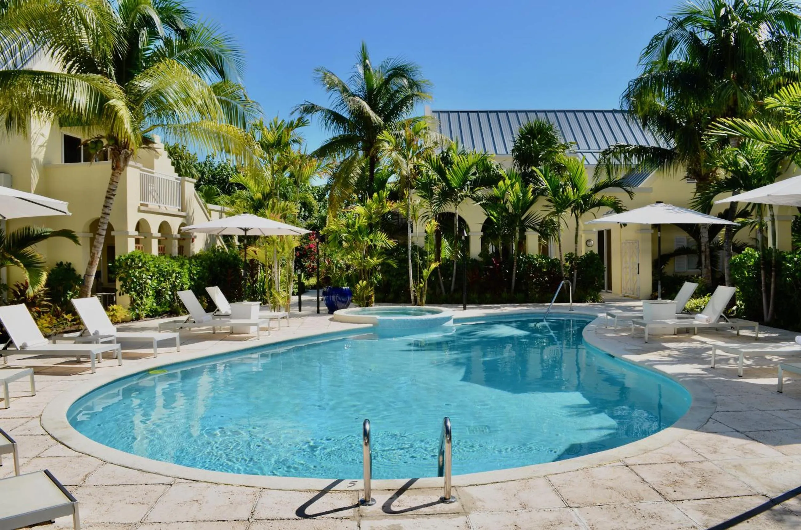 Swimming pool in Bungalows at Windsong on the Reef