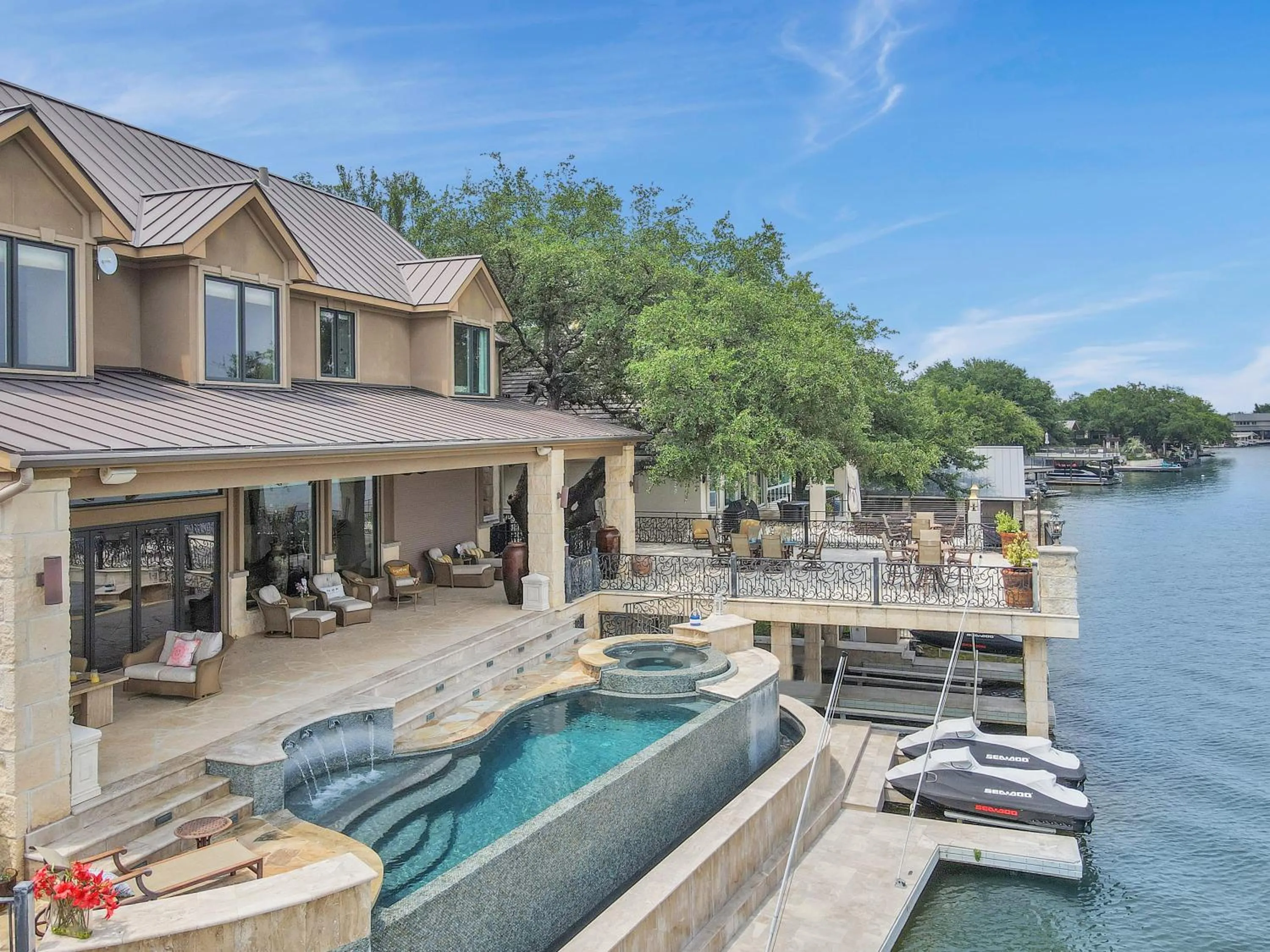 The Villa on Matern New Listing