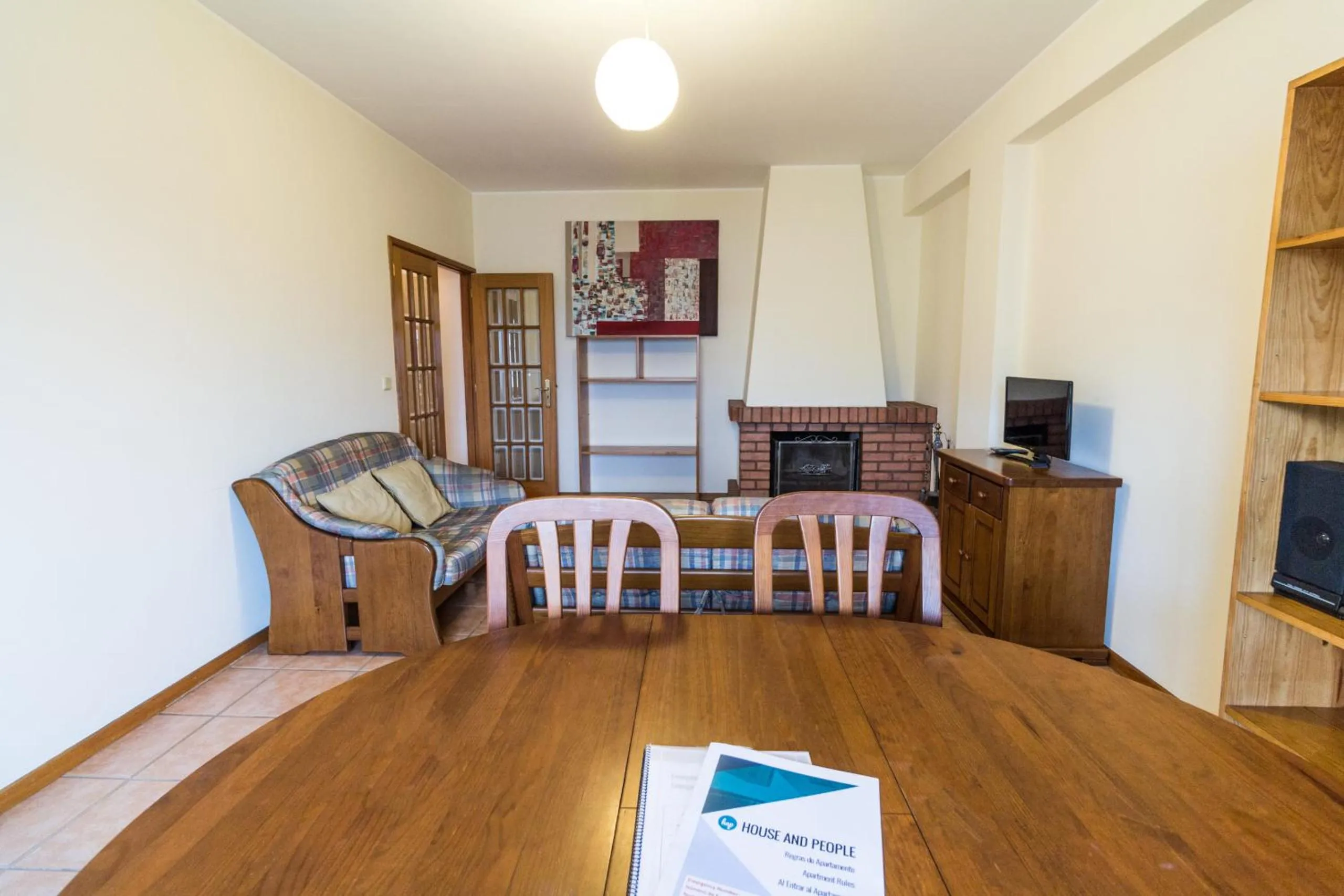 Dining area in Quinta da Armada, Apartamento em Braga by House and People