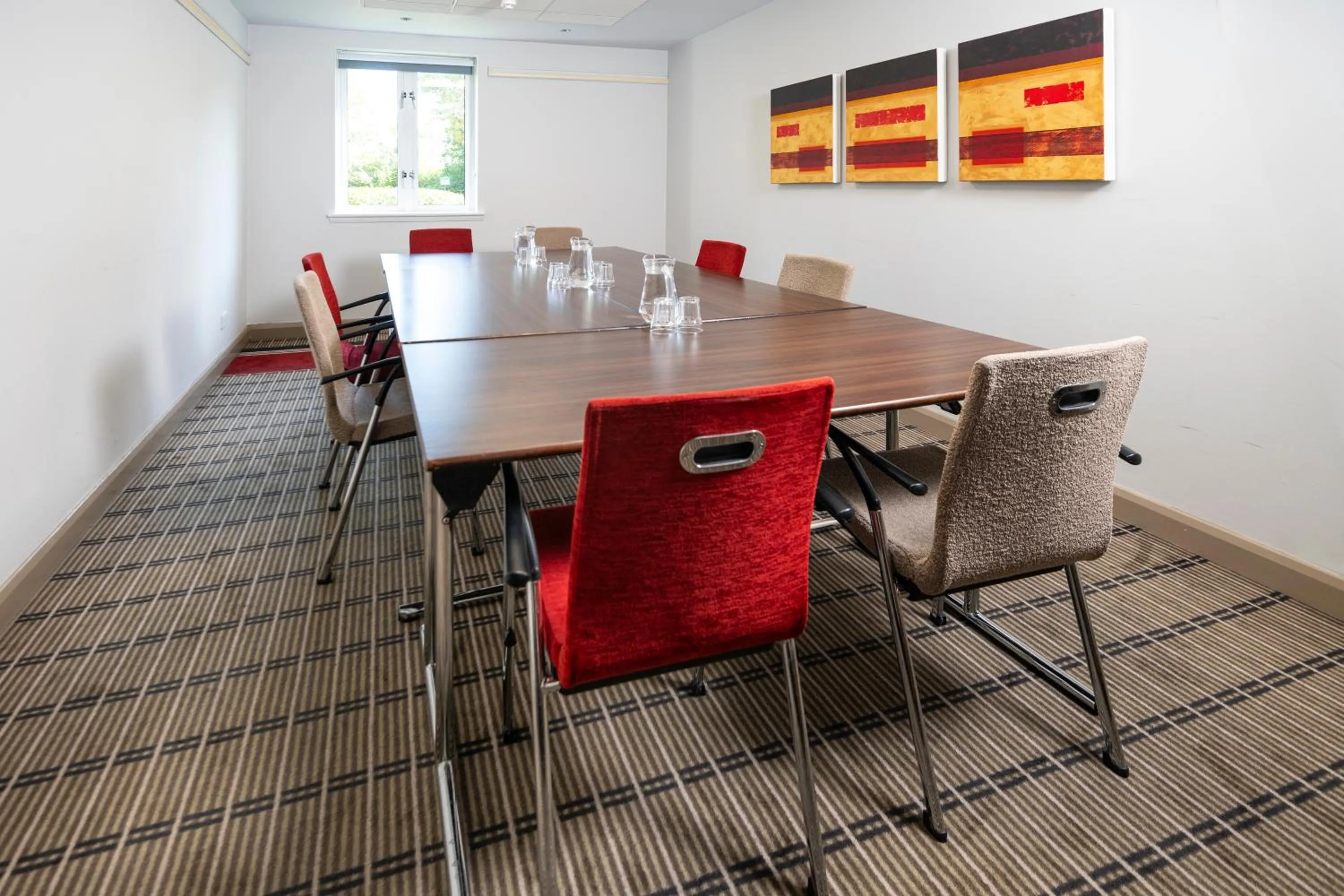 Meeting/conference room in Holiday Inn Express London - Dartford by IHG