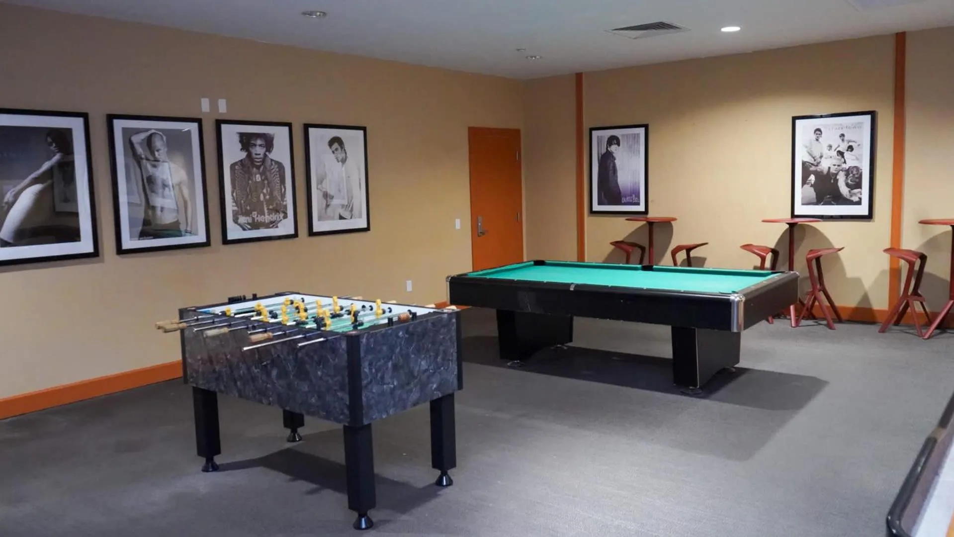 Swimming pool in Sapphire 1706