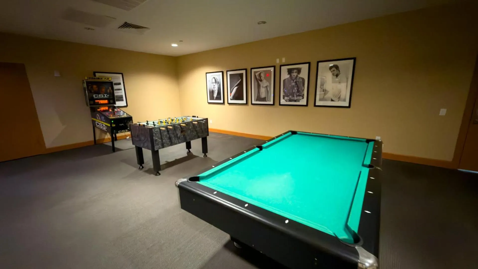 Swimming pool in Sapphire 1706