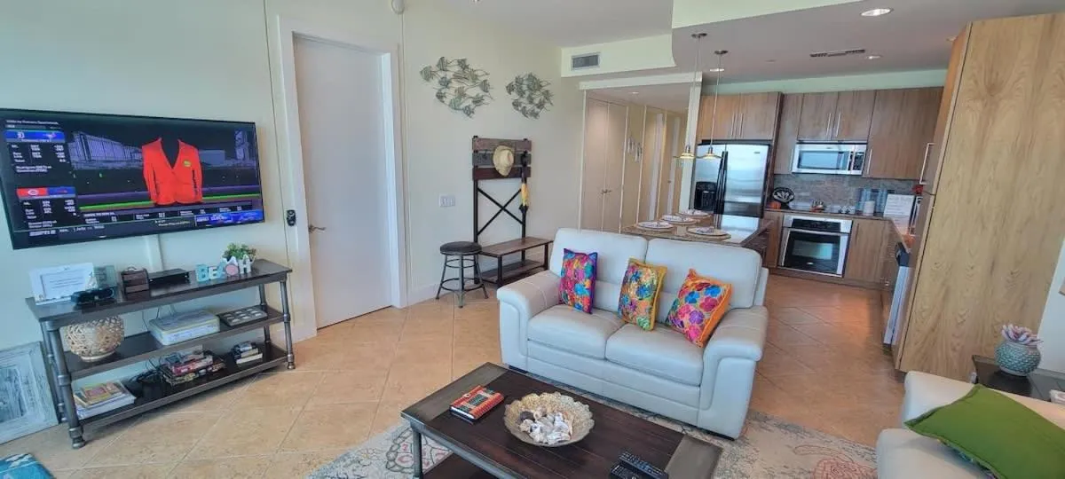 Living room in Sapphire 1706