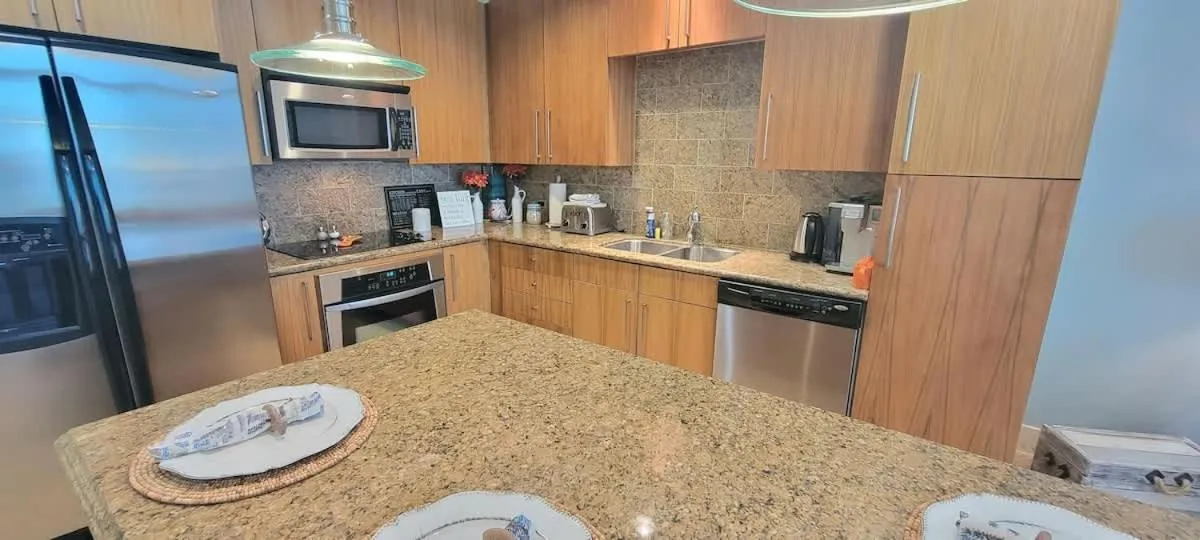 Kitchen or kitchenette in Sapphire 1706