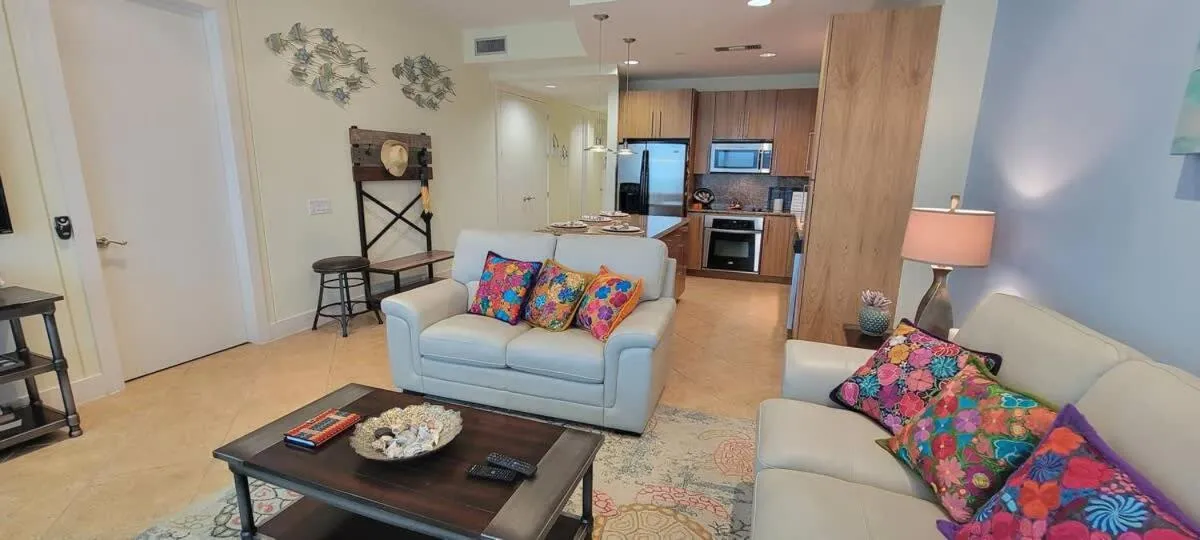 Living room in Sapphire 1706