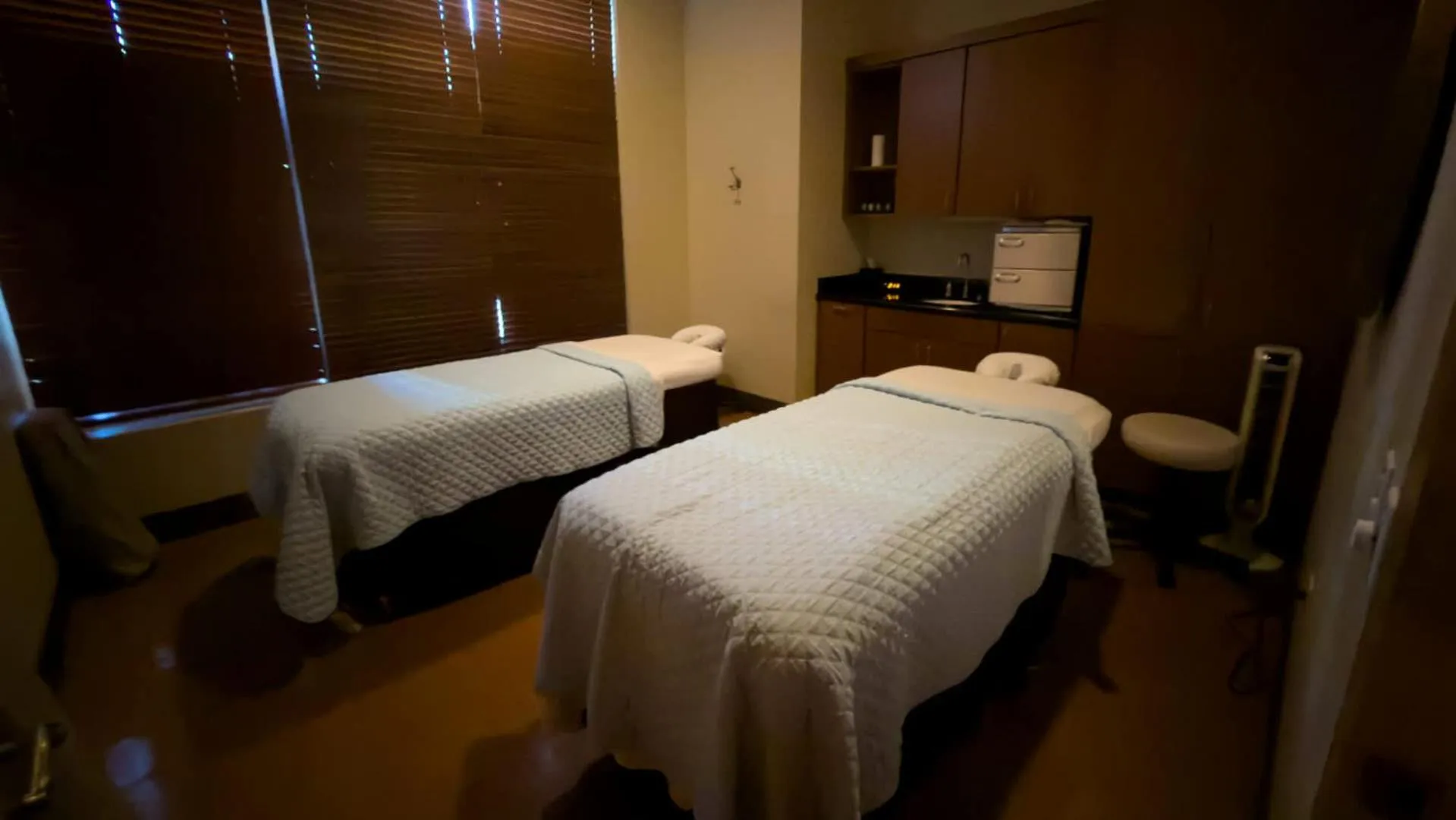 Bed in Sapphire 1706