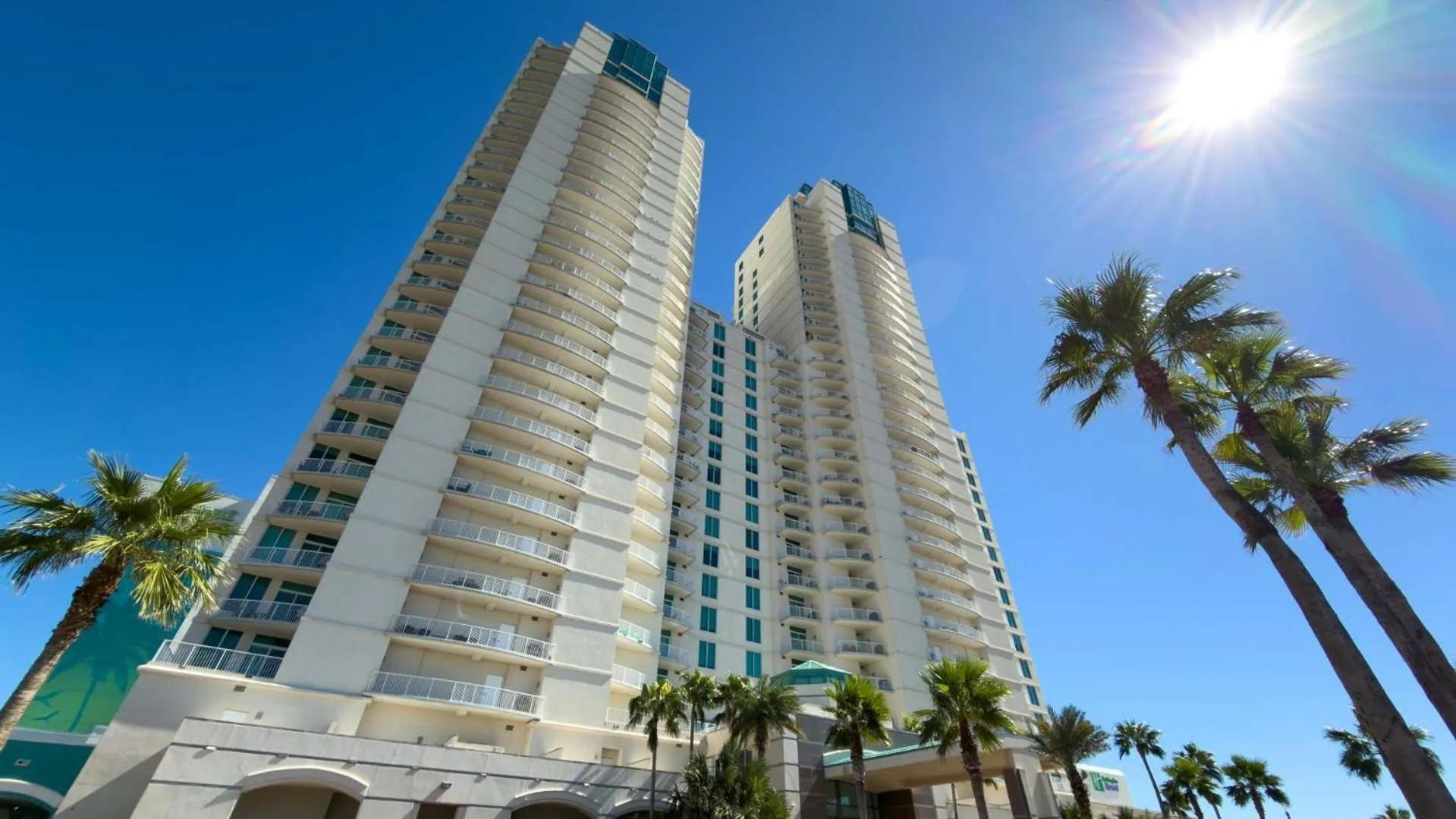 Property building in Sapphire 1706