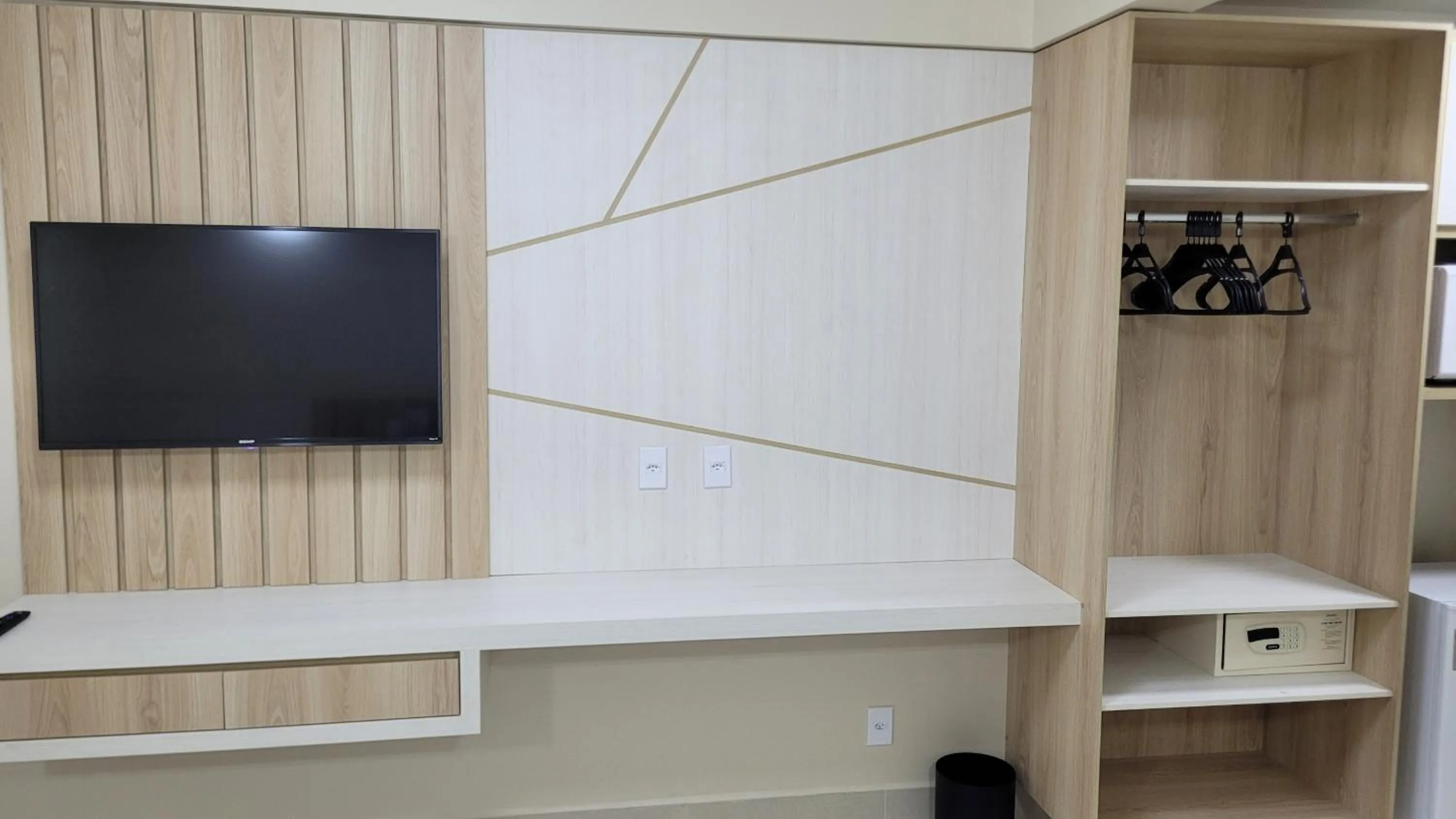 TV and multimedia in Spazzio Diroma Hospedagem com acesso gratuito no Acqua Park