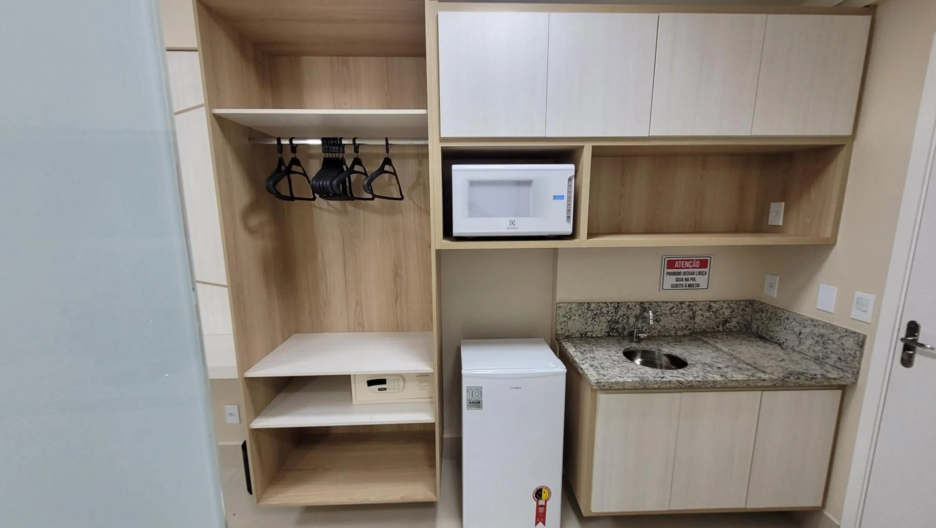 Kitchen or kitchenette in Spazzio Diroma Hospedagem com acesso gratuito no Acqua Park