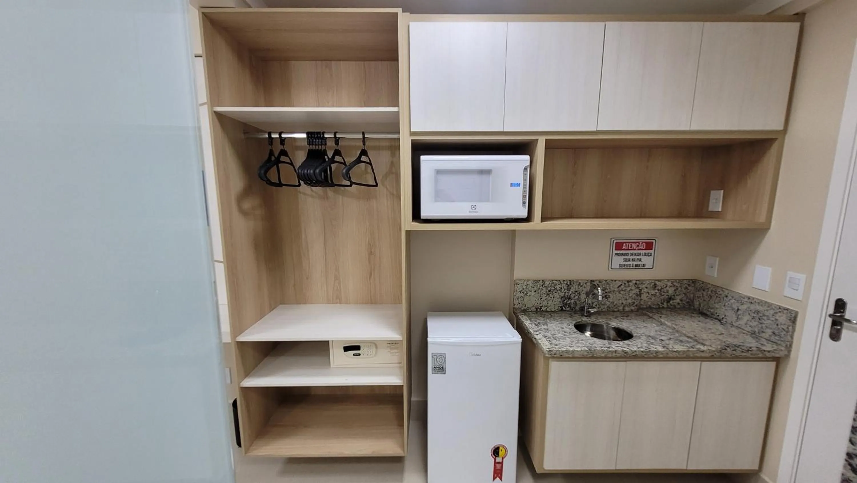 Kitchen or kitchenette in Spazzio Diroma Hospedagem com acesso gratuito no Acqua Park