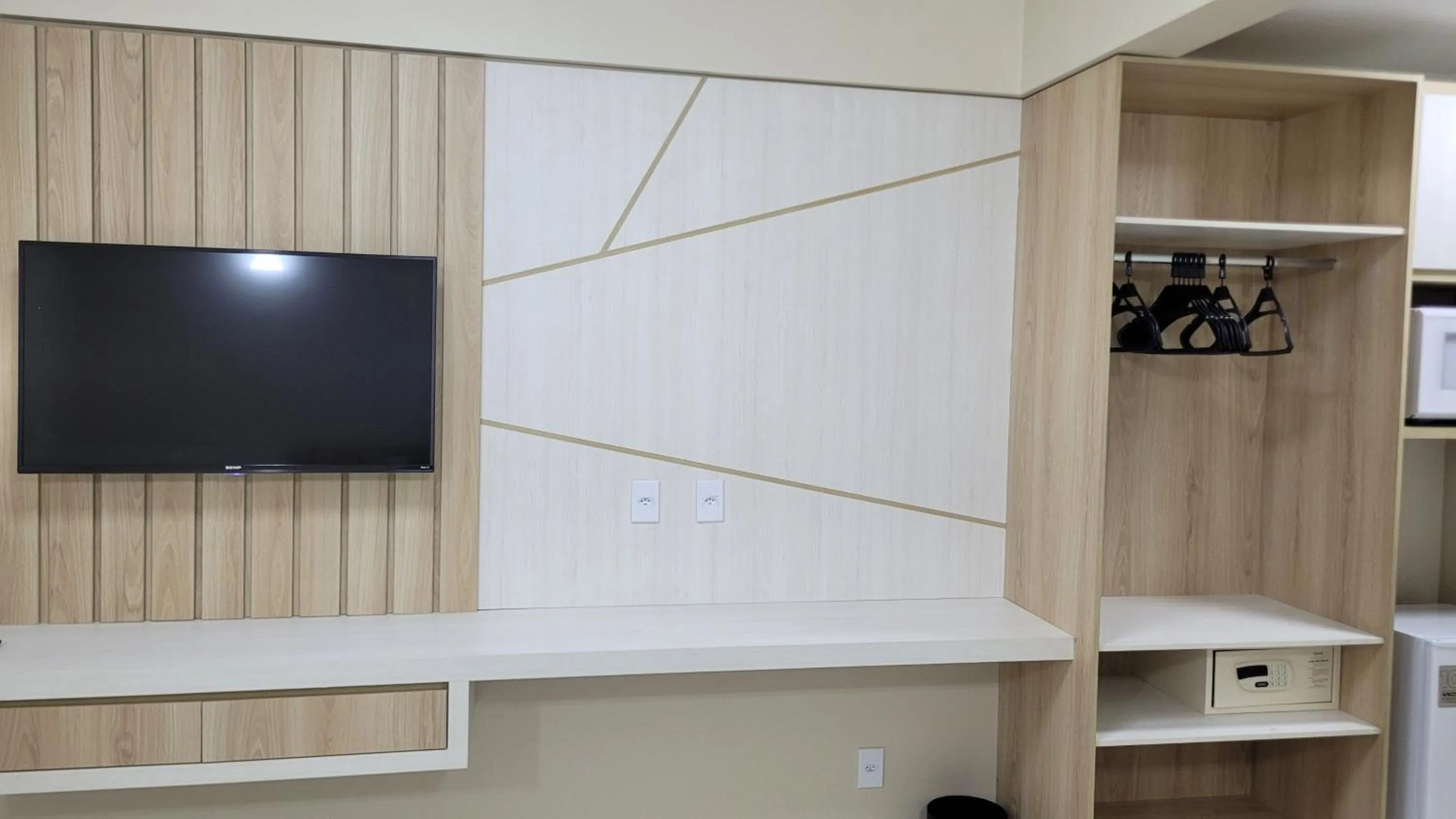 TV and multimedia in Spazzio Diroma Hospedagem com acesso gratuito no Acqua Park