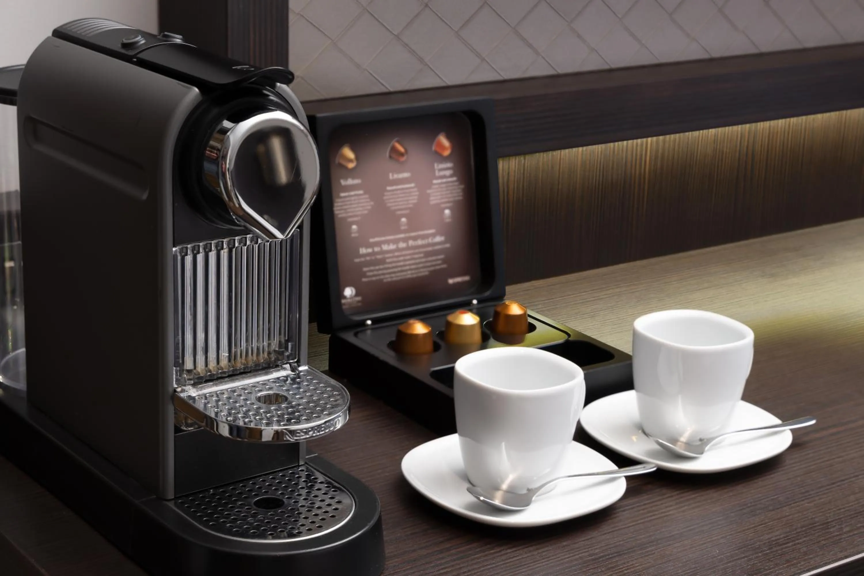 Coffee/tea facilities in DoubleTree by Hilton London - Hyde Park