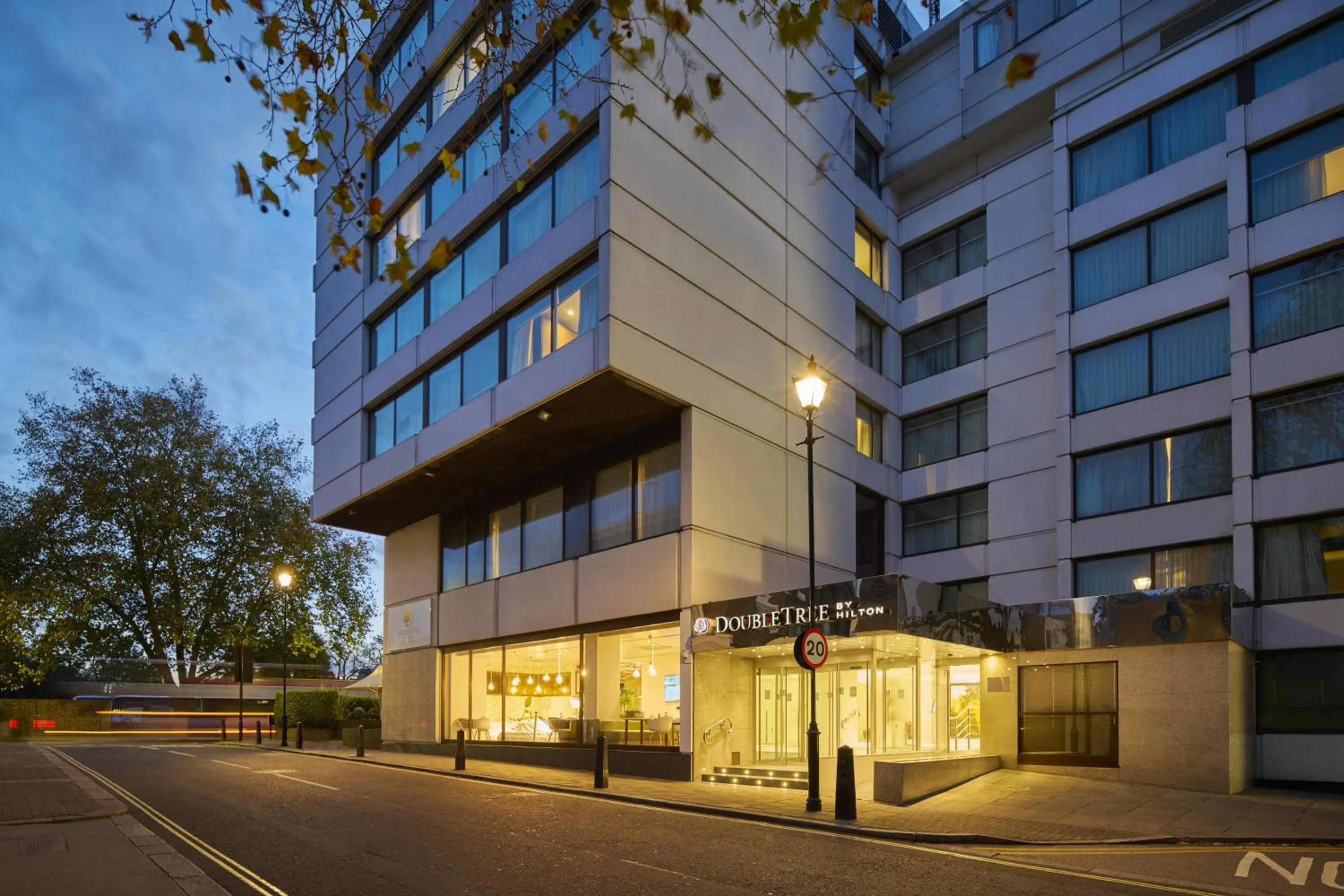Property building in DoubleTree by Hilton London - Hyde Park