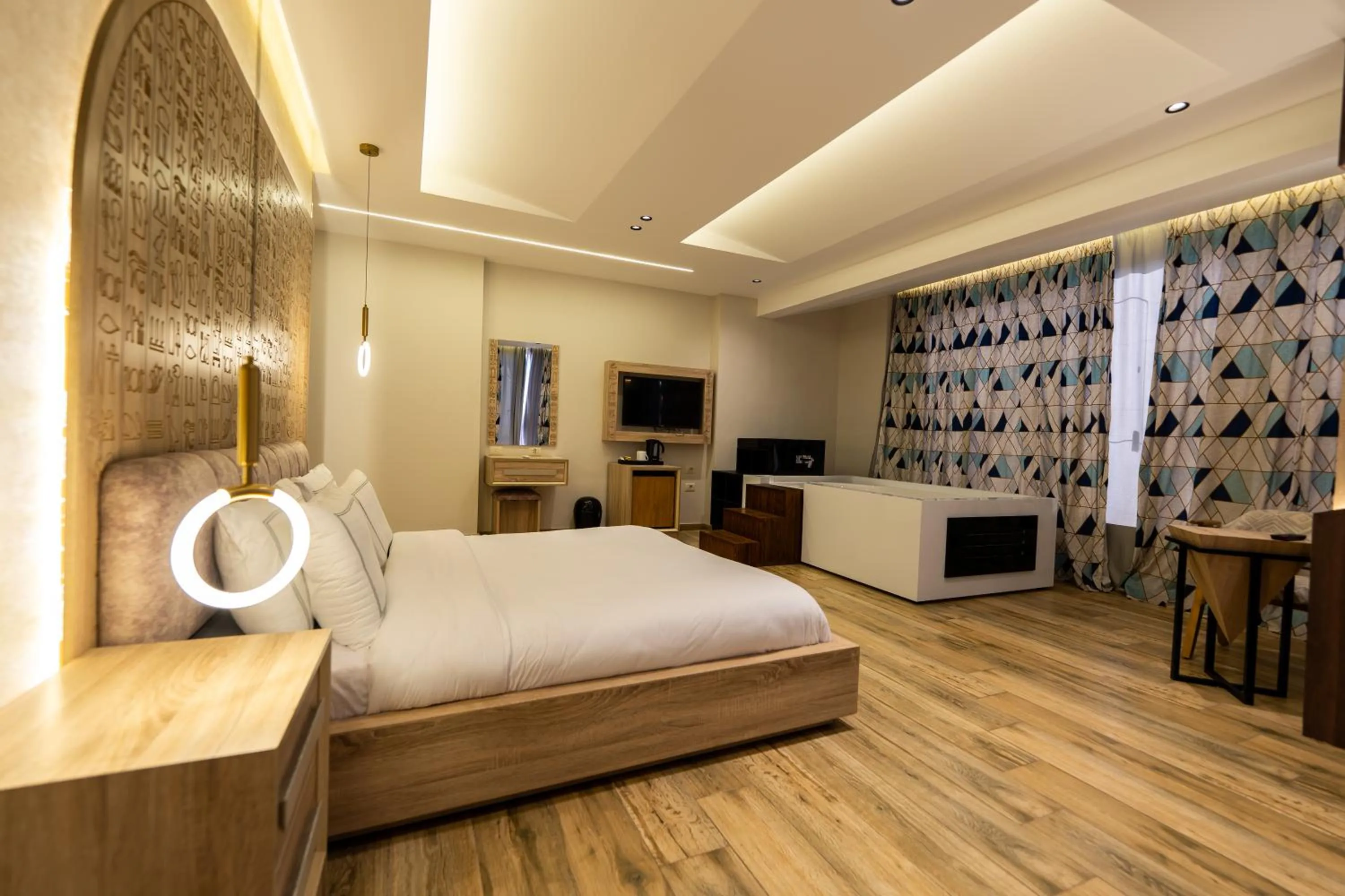 Bedroom, Bed in Royal Great Pyramid INN