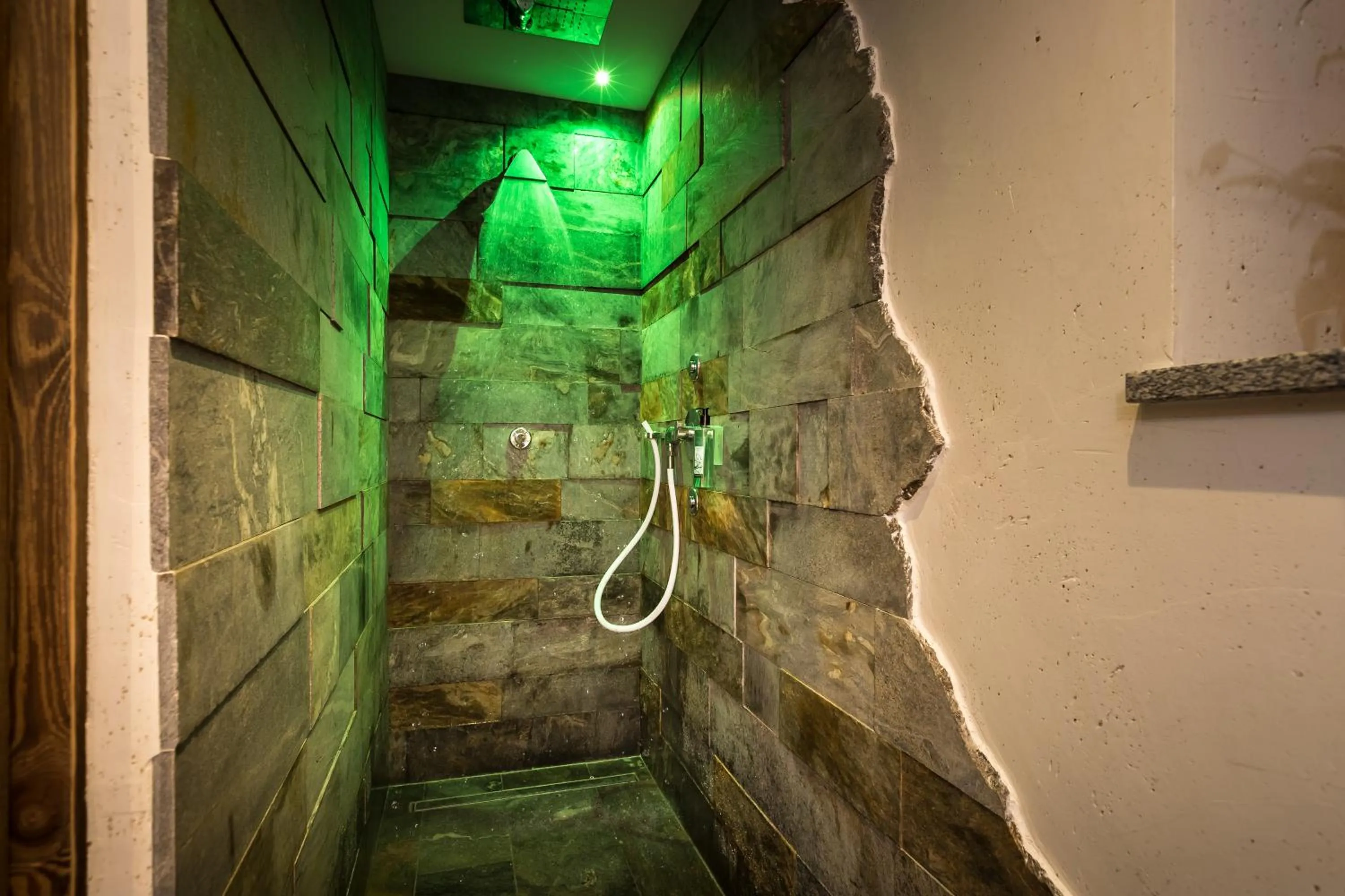 Spa and wellness centre/facilities in Hotel Restaurant Rosmarie