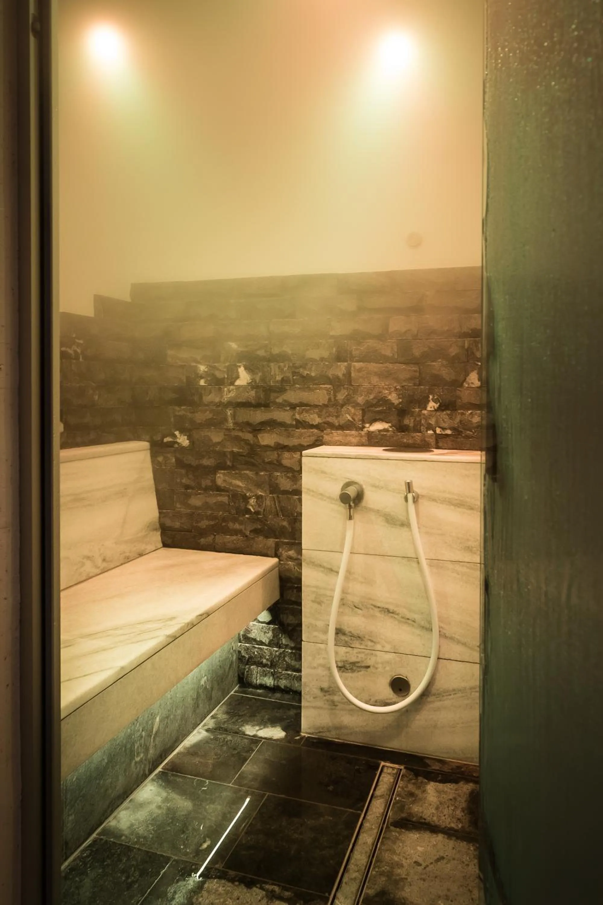 Steam room, Bed in Hotel Restaurant Rosmarie