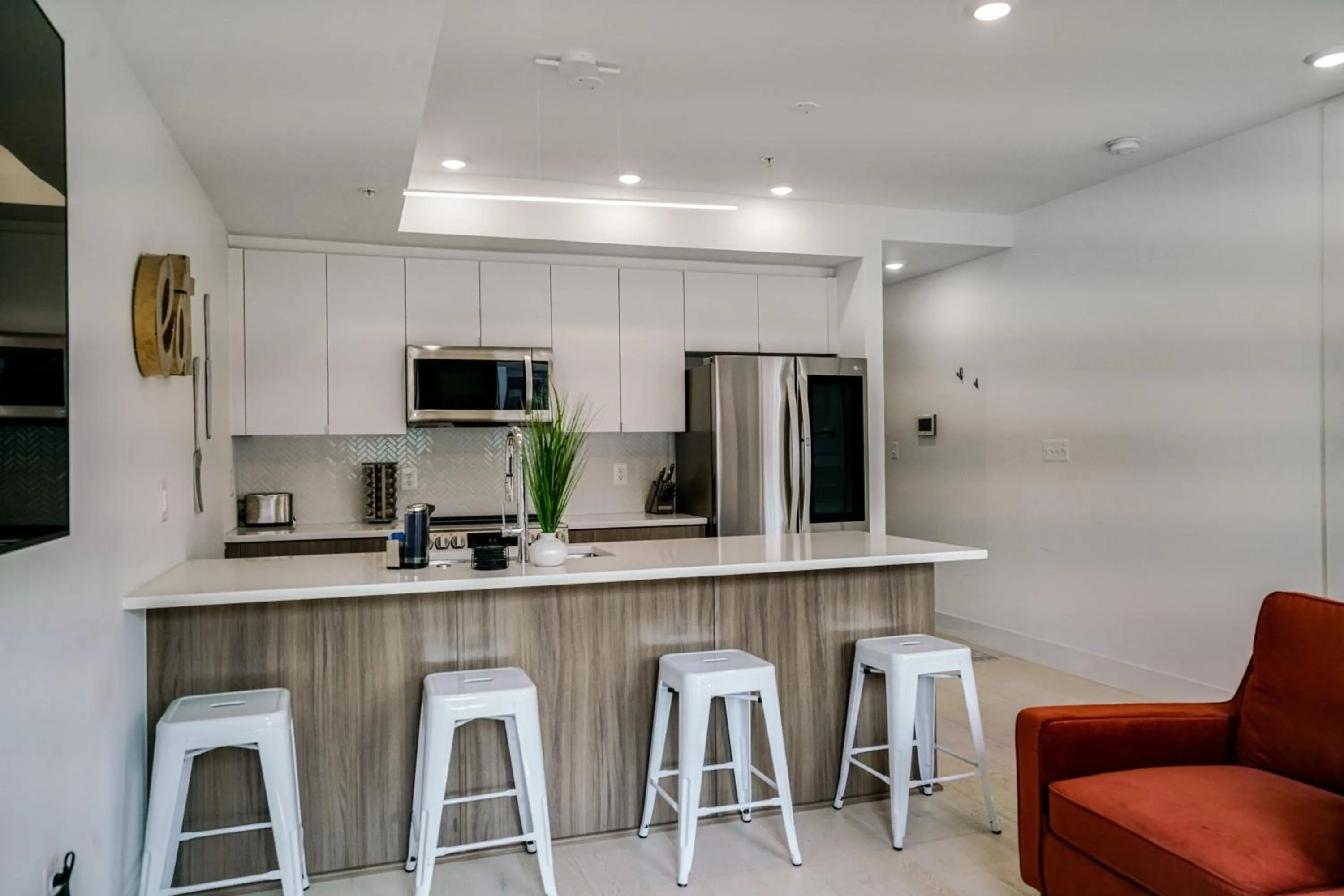 Kitchen or kitchenette in Luxury 2 bed 2 bath Suite in Washington DC