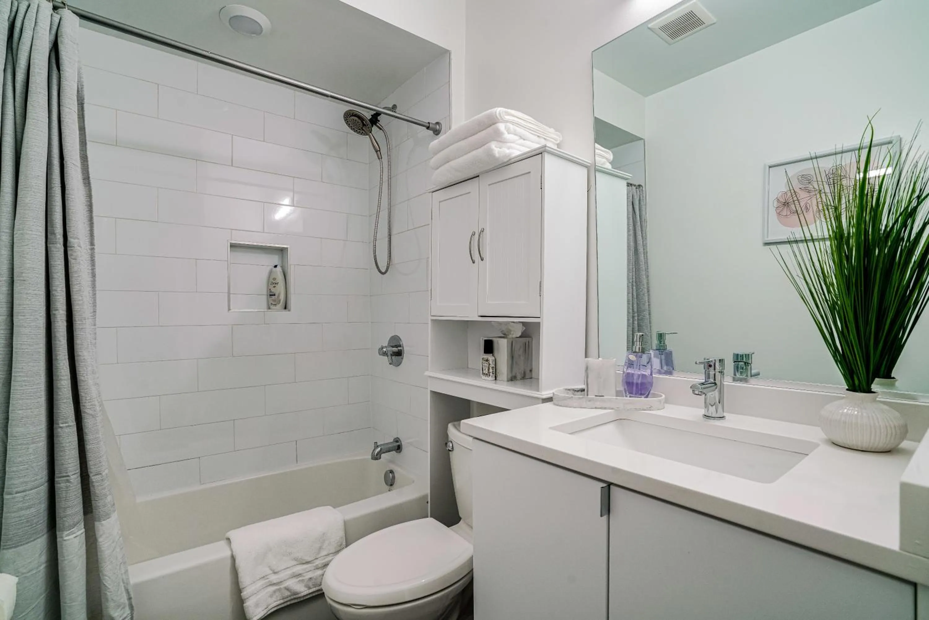 Toilet in Luxury 2 bed 2 bath Suite in Washington DC