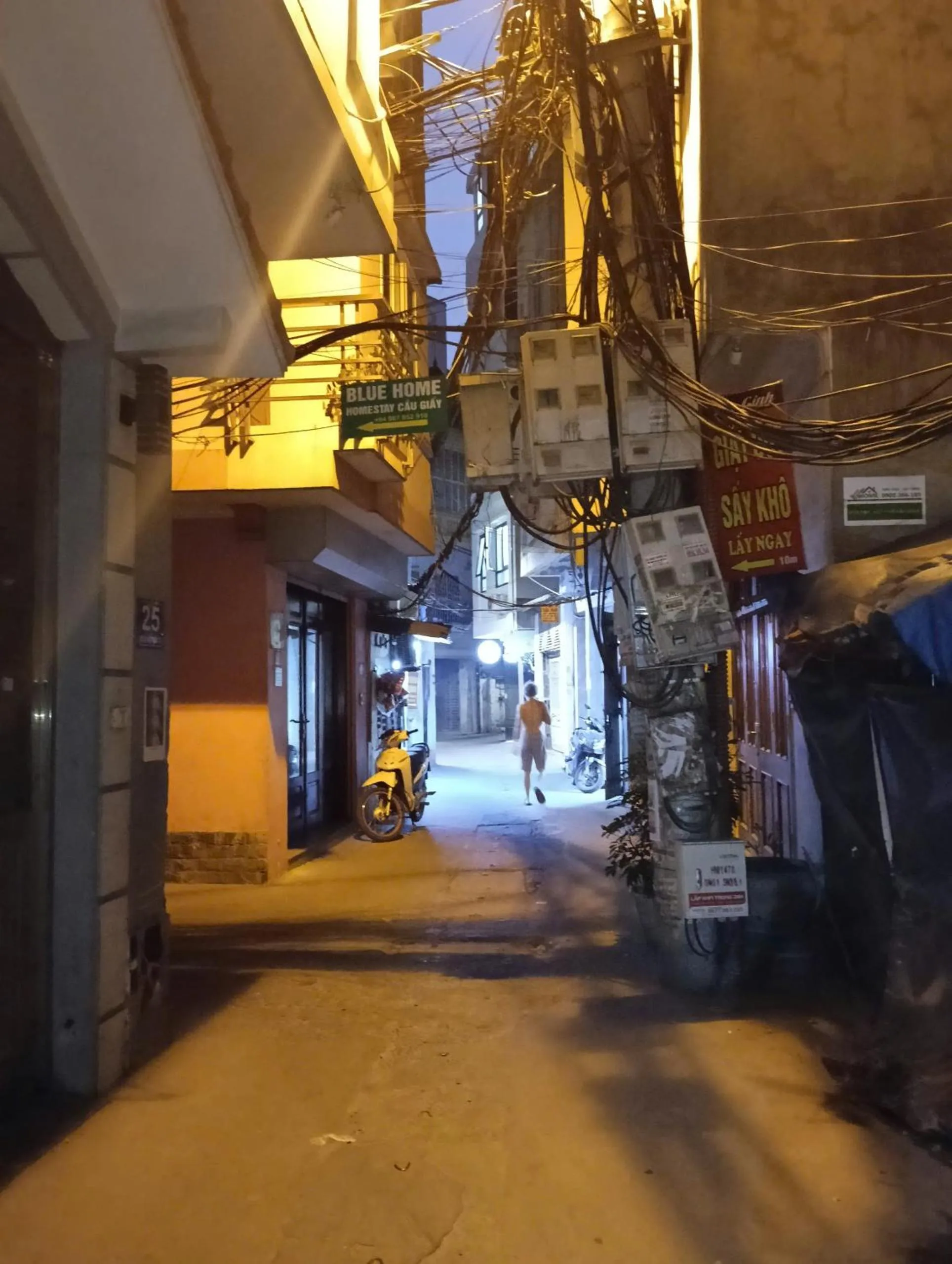 Night in Blue Homestay Cau Giay