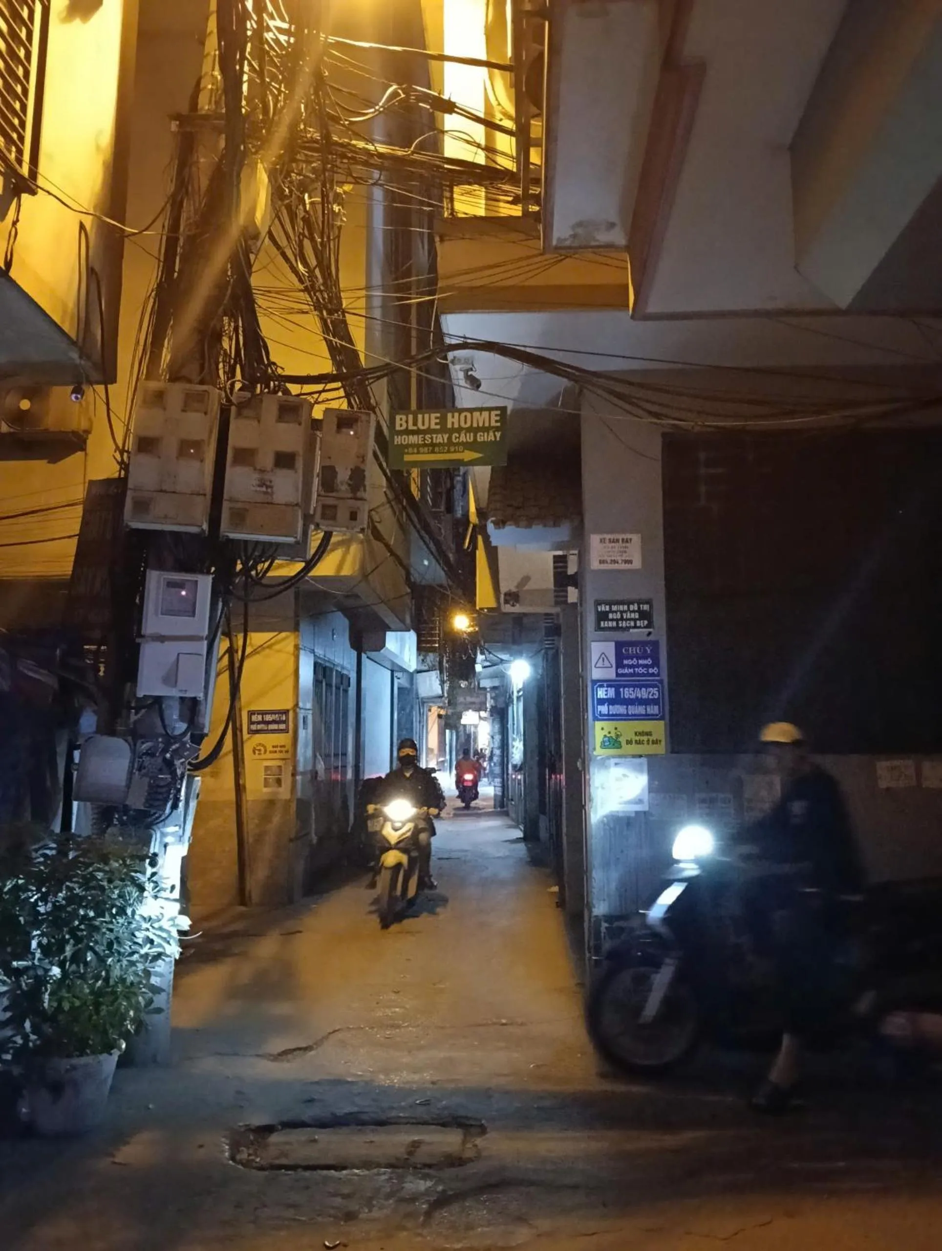 Night in Blue Homestay Cau Giay