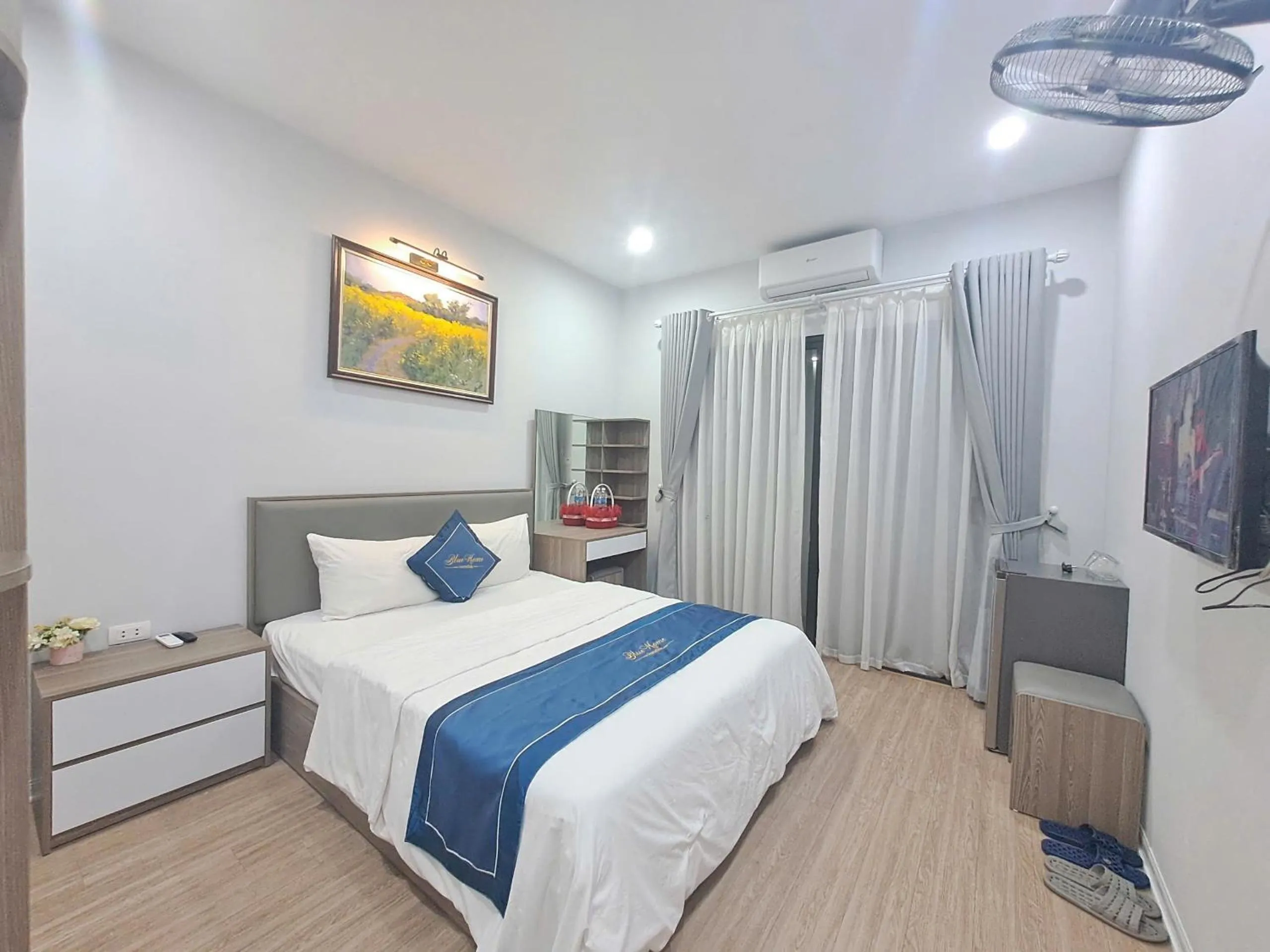 Bed in Blue Homestay Cau Giay