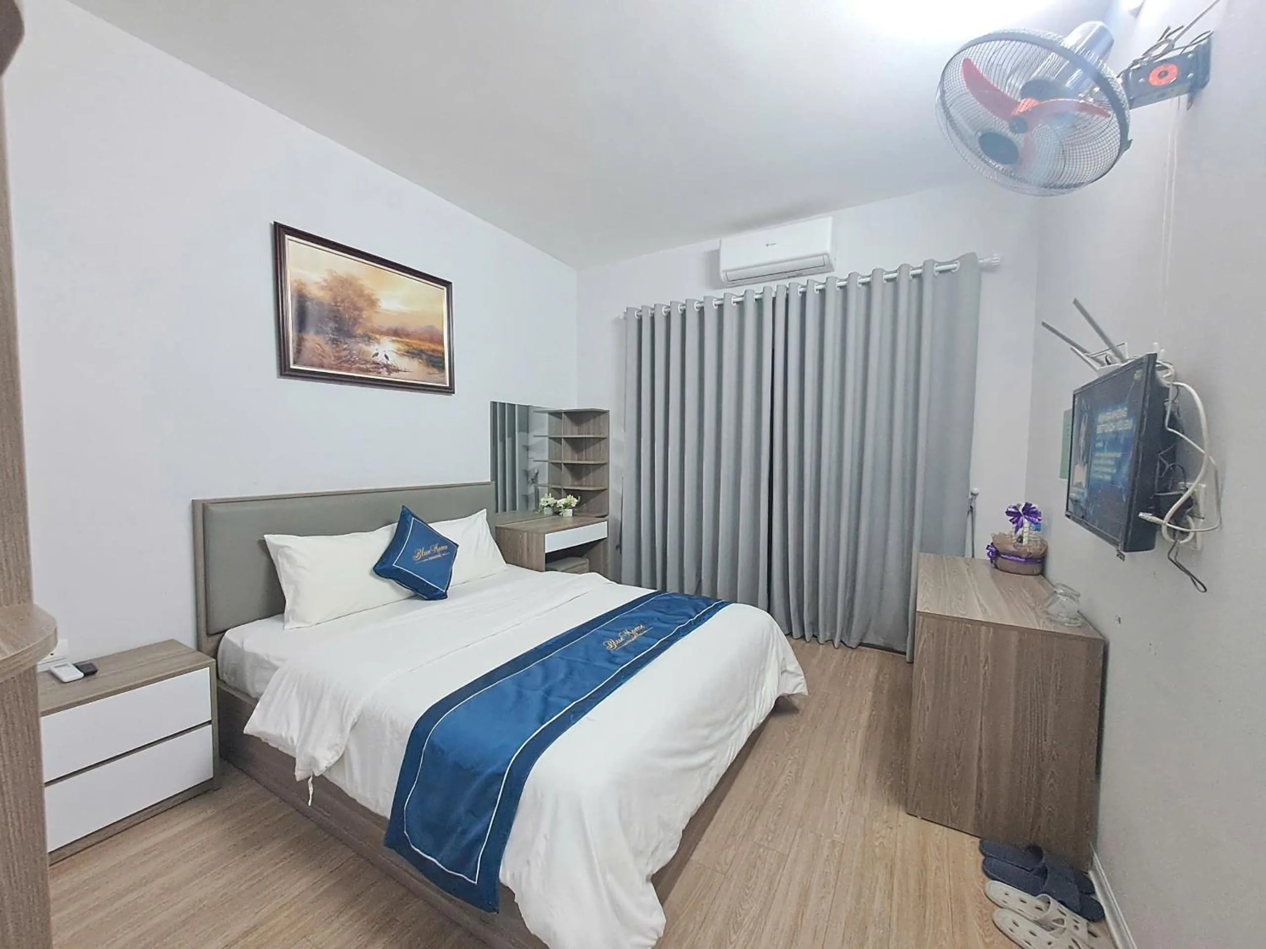 Bed in Blue Homestay Cau Giay