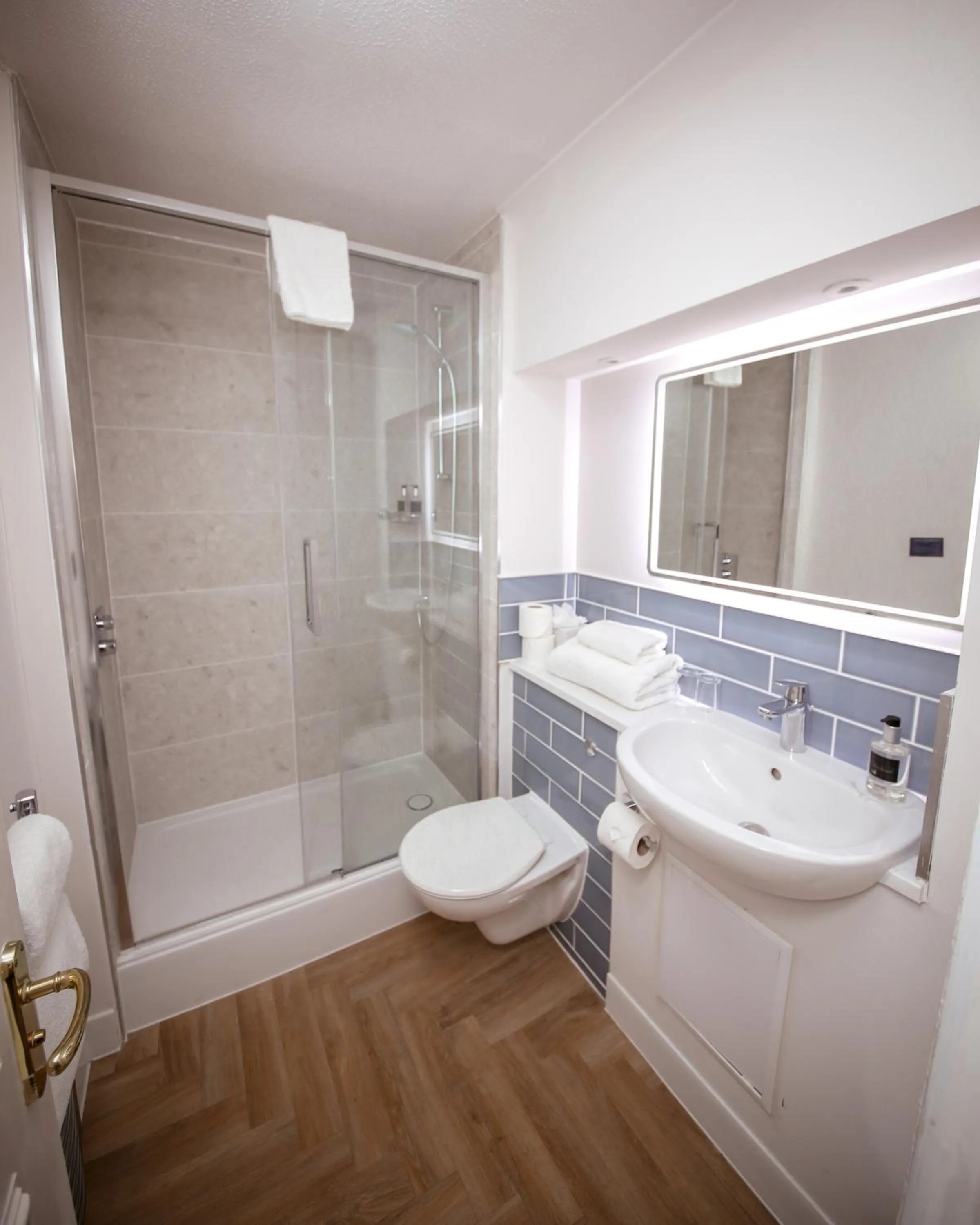 Shower in Bruntsfield Hotel