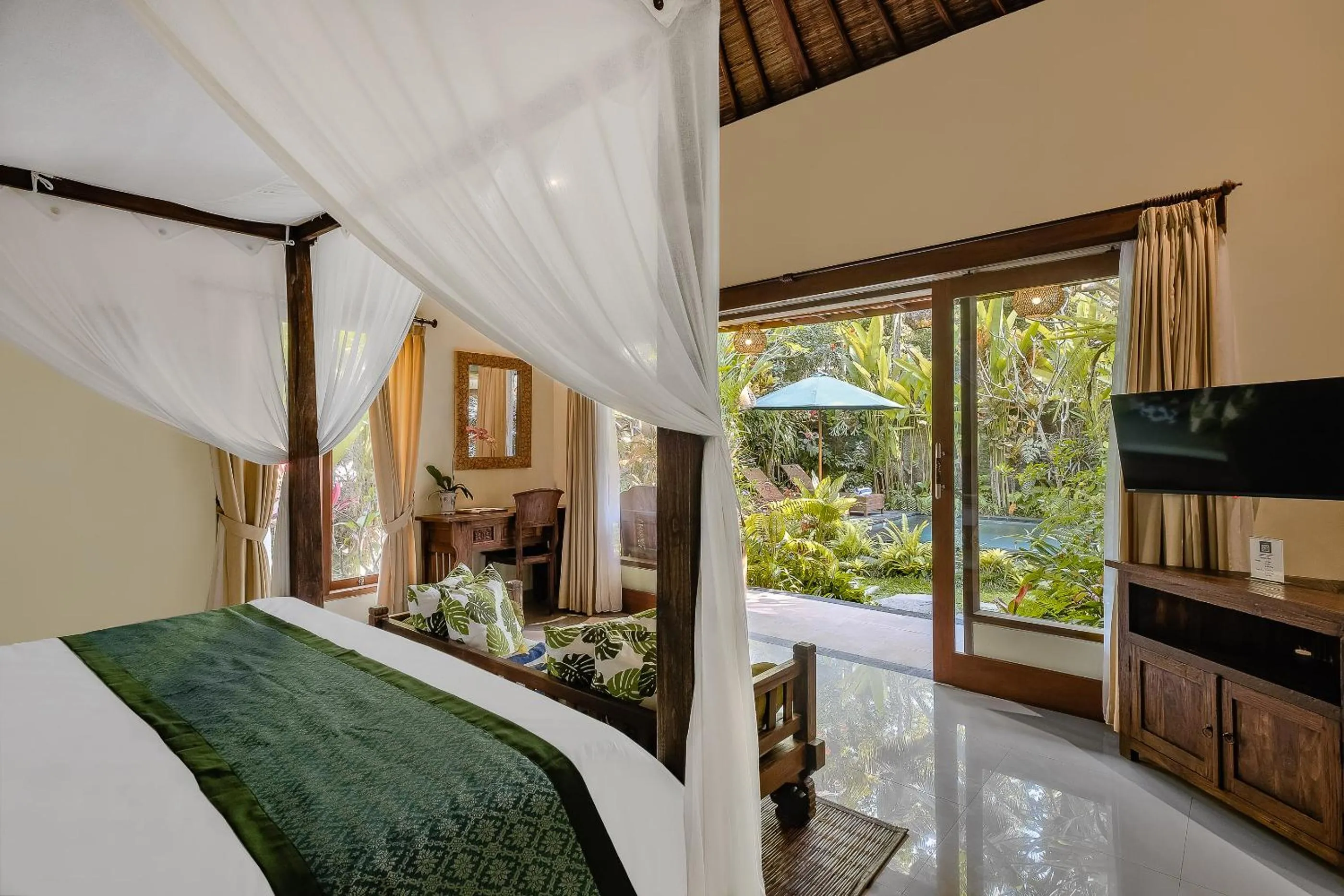 Bed in Teja Lokha Ubud Villa