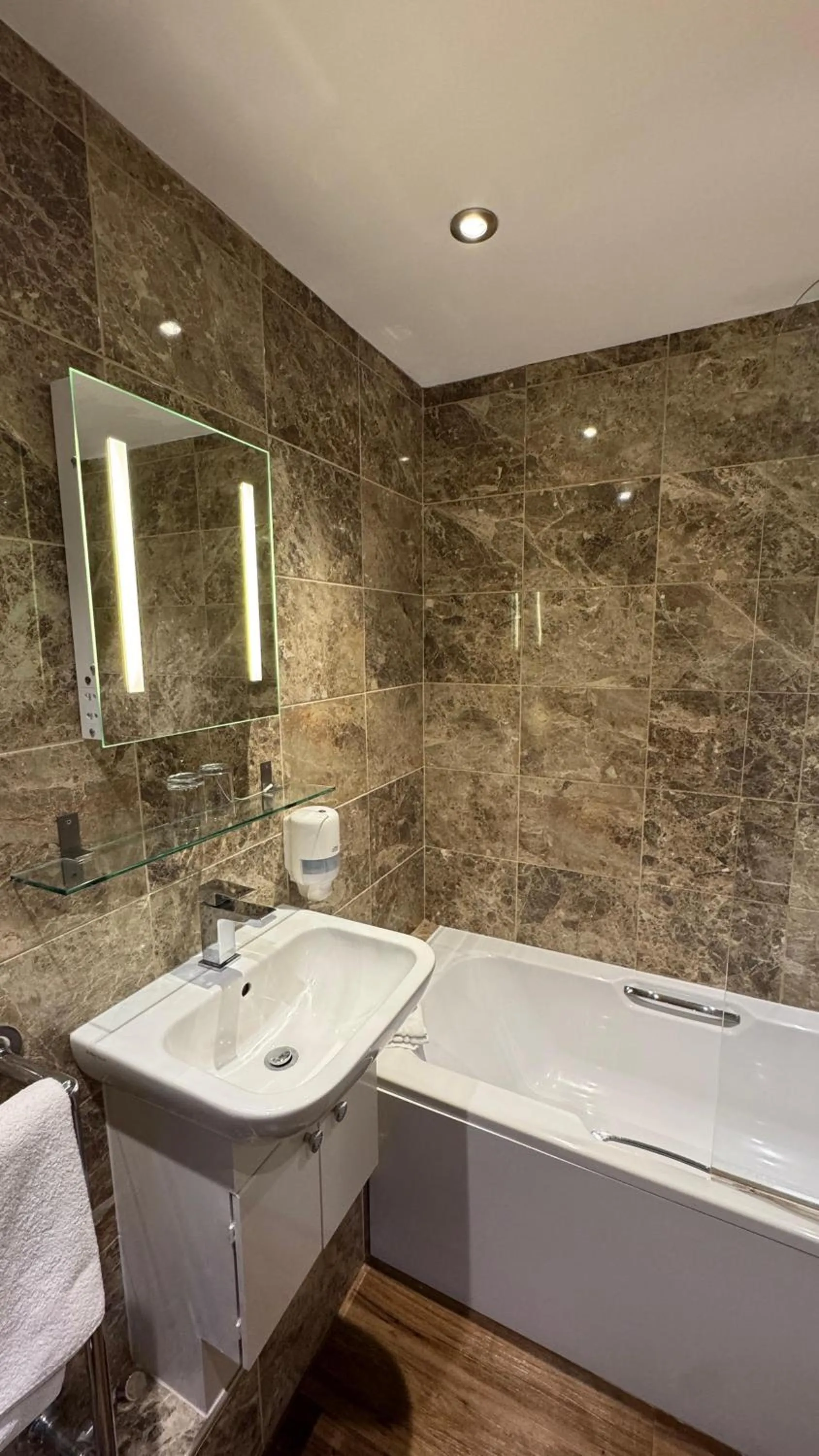 Bathroom in Hotel Celebrity Bournemouth East Cliff by Villare hotels