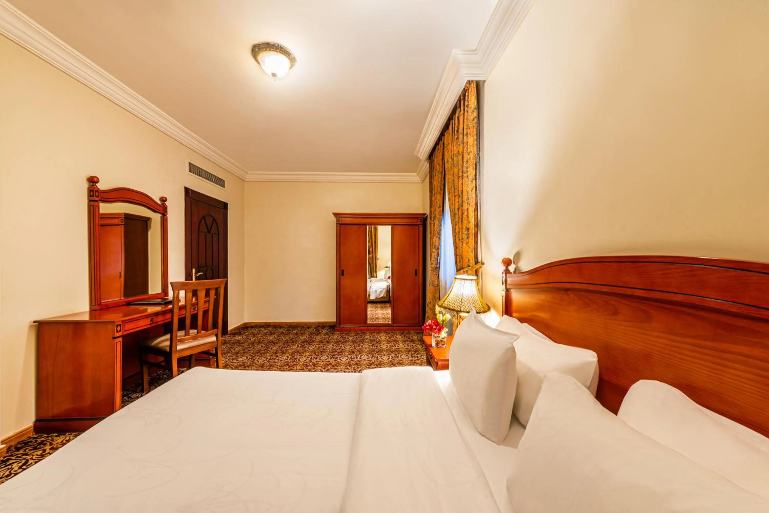 Photo of the whole room, Bed in Boudl Palestine Jeddah