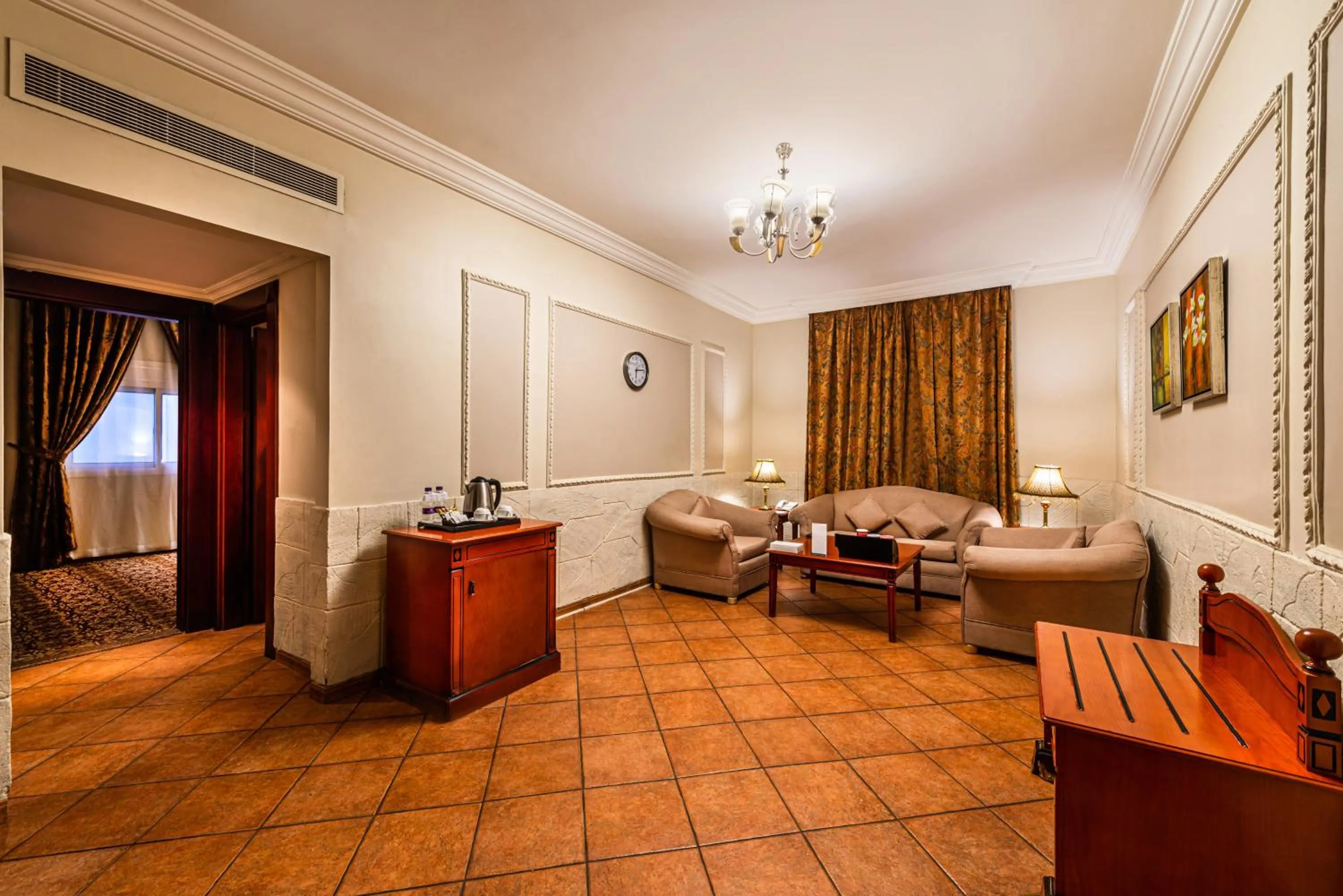 Photo of the whole room, Bed in Boudl Palestine Jeddah