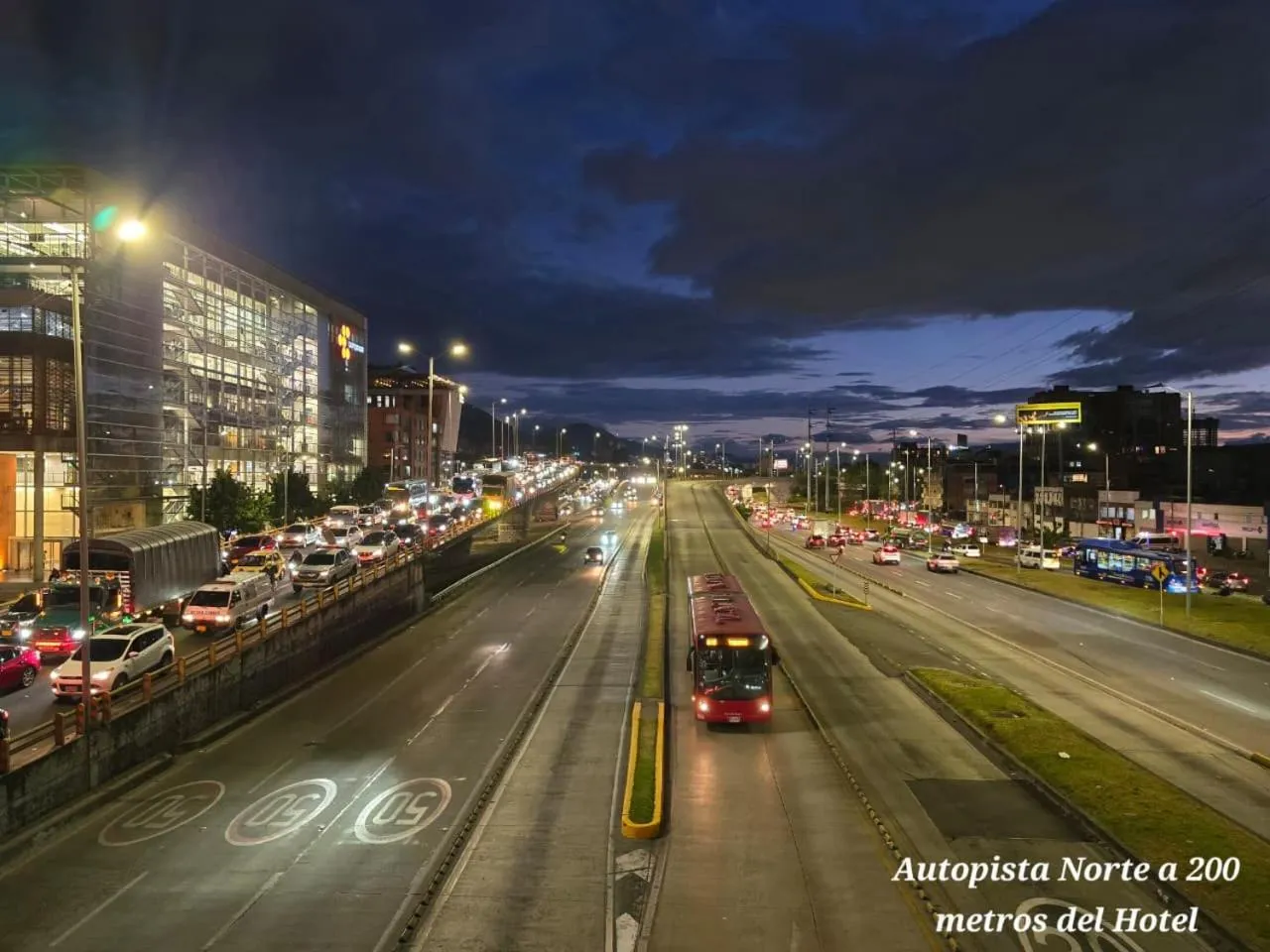 Neighbourhood in Hotel Castellana 100 Bogota By Hoteles Confort 80