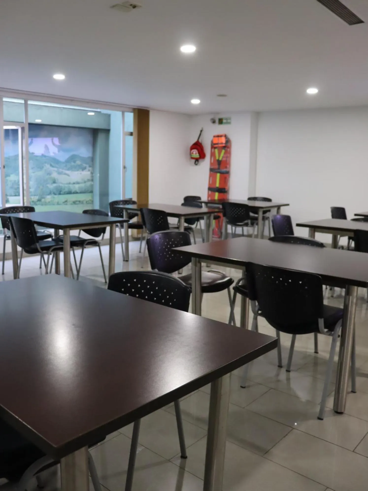 Restaurant/places to eat in Hotel Castellana 100 Bogota By Hoteles Confort 80