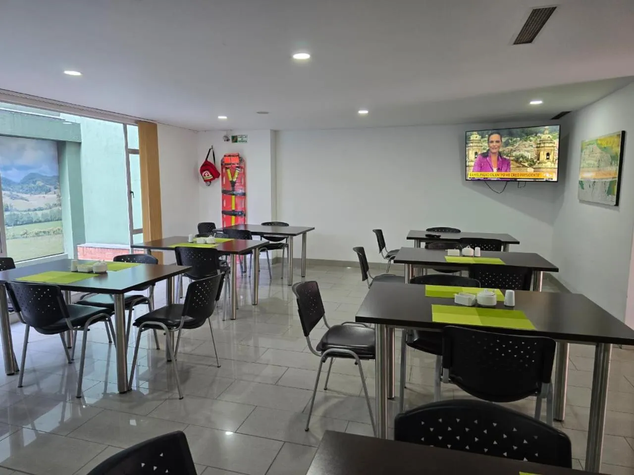 Restaurant/places to eat in Hotel Castellana 100 Bogota By Hoteles Confort 80