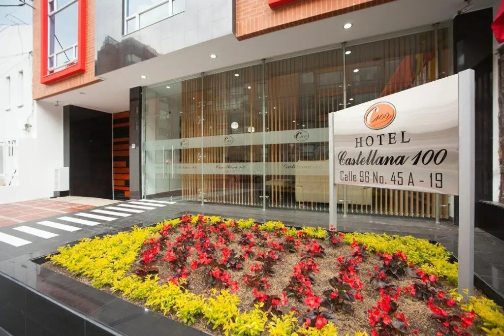 Facade/entrance in Hotel Castellana 100 Bogota By Hoteles Confort 80
