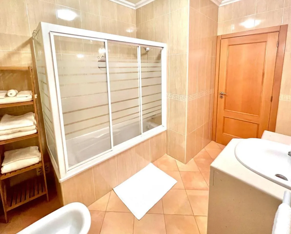 Apartamento T2 com vista panorâmica sobre a costa