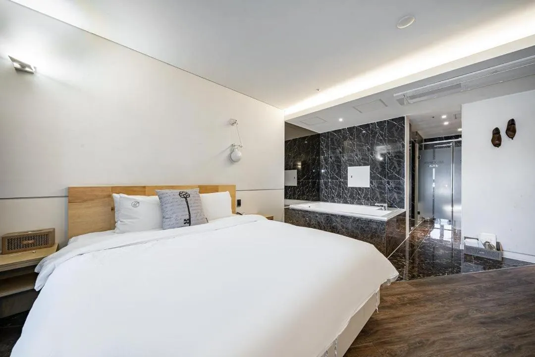 Decorative detail, Bed in Ulsan Samsan Pandora Hotel