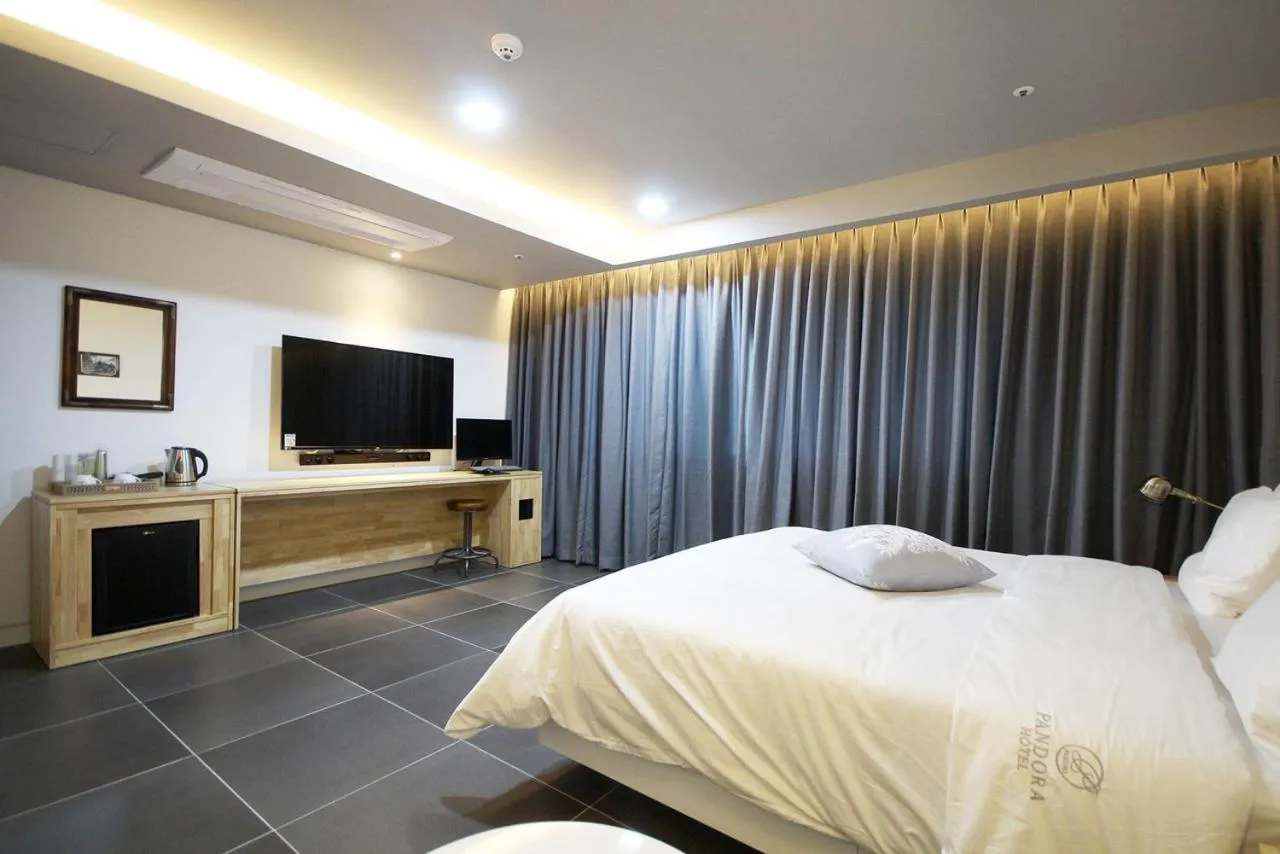 Bed in Ulsan Samsan Pandora Hotel