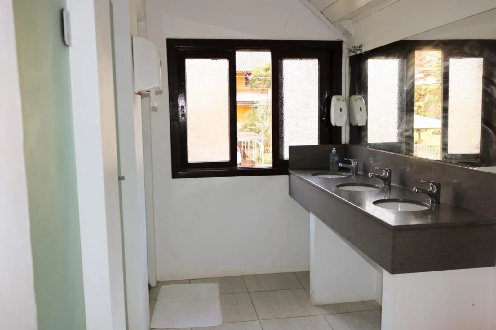 Bathroom in Pousada Vista do Lago - HOSTEL