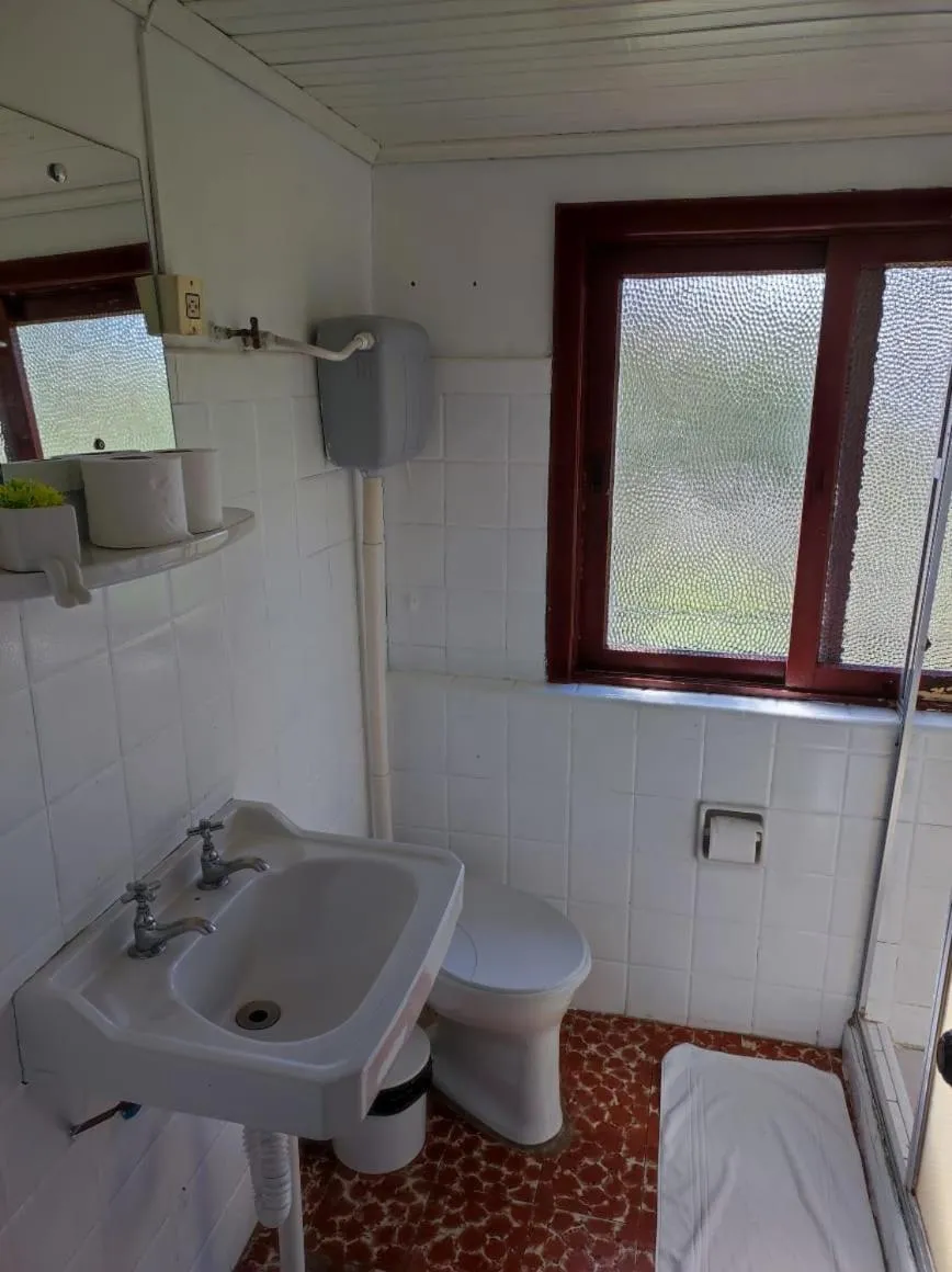 Bathroom in Pousada Vista do Lago - HOSTEL