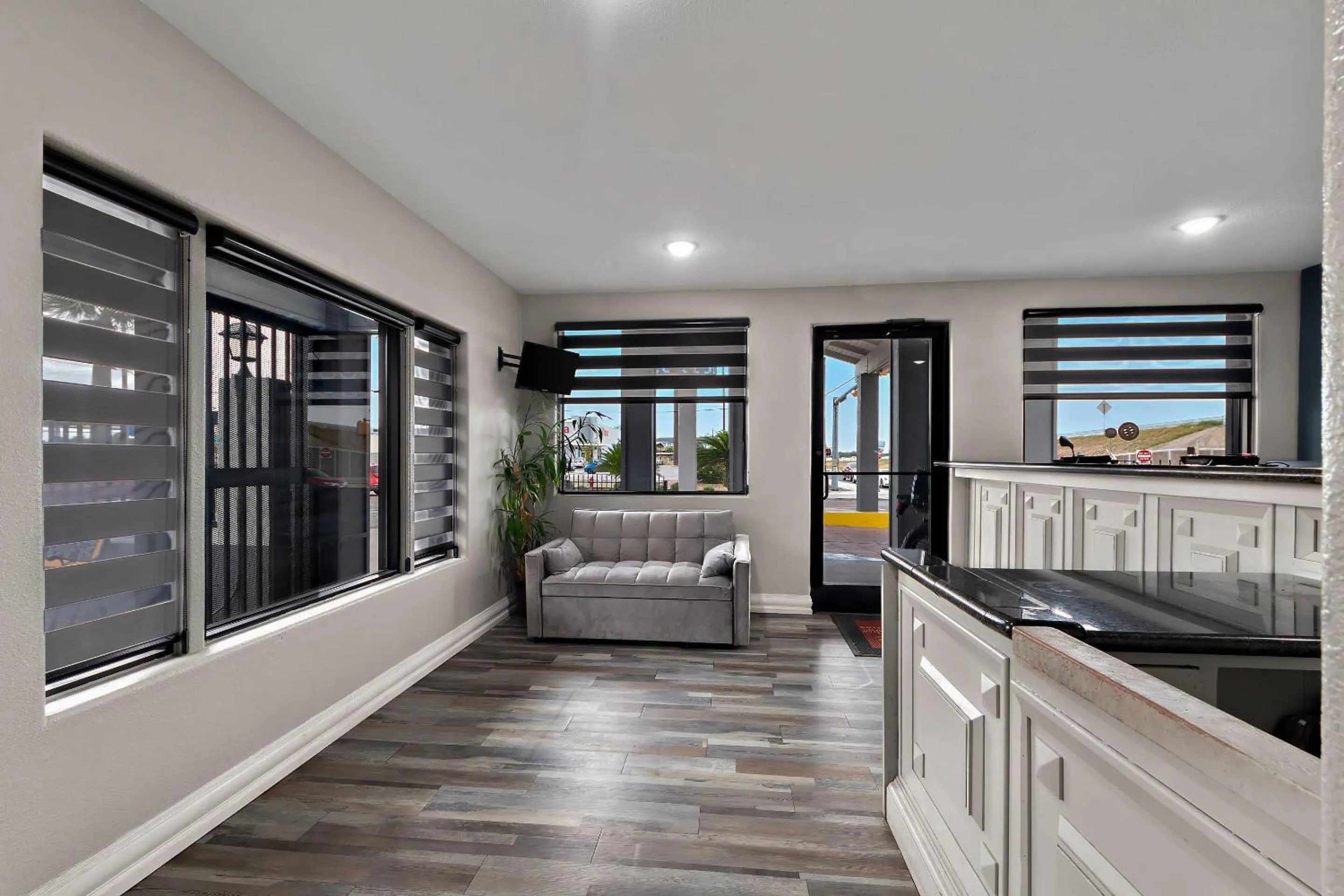 Lobby or reception in Econo Lodge Inn & Suites Laredo - Nuevo Laredo