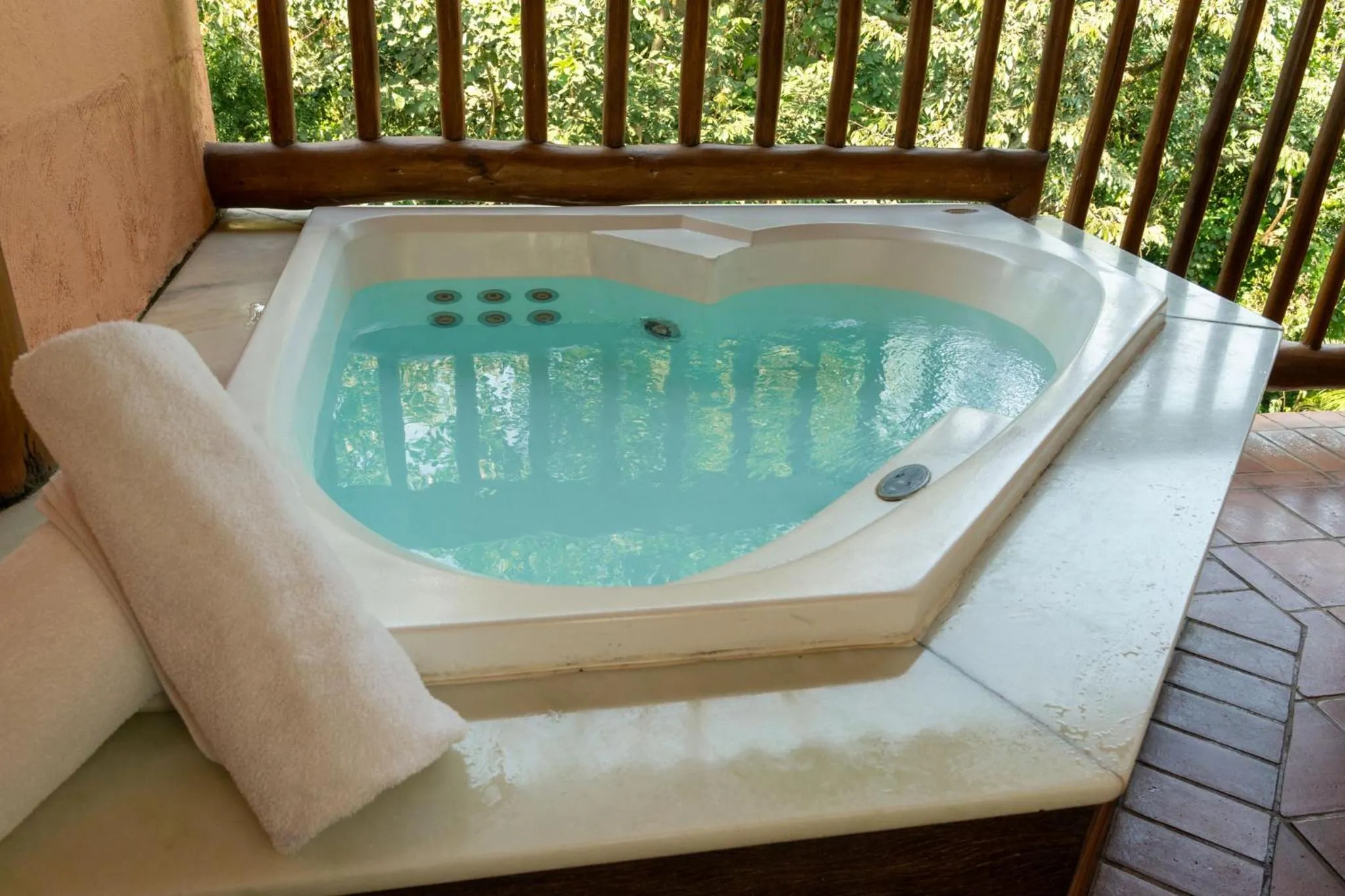 Hot Tub in Kalango Hotel Boutique