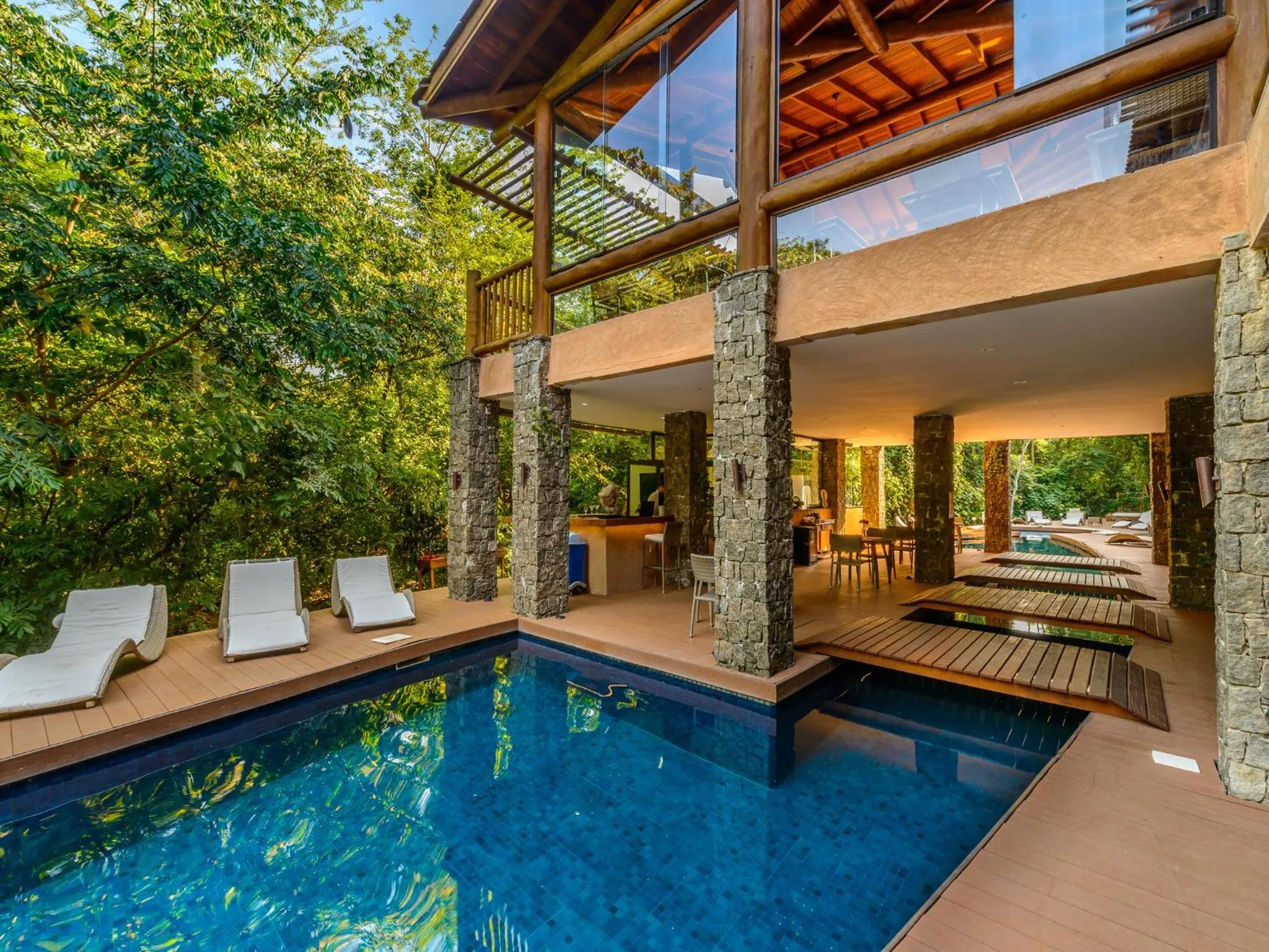 Swimming pool in Kalango Hotel Boutique