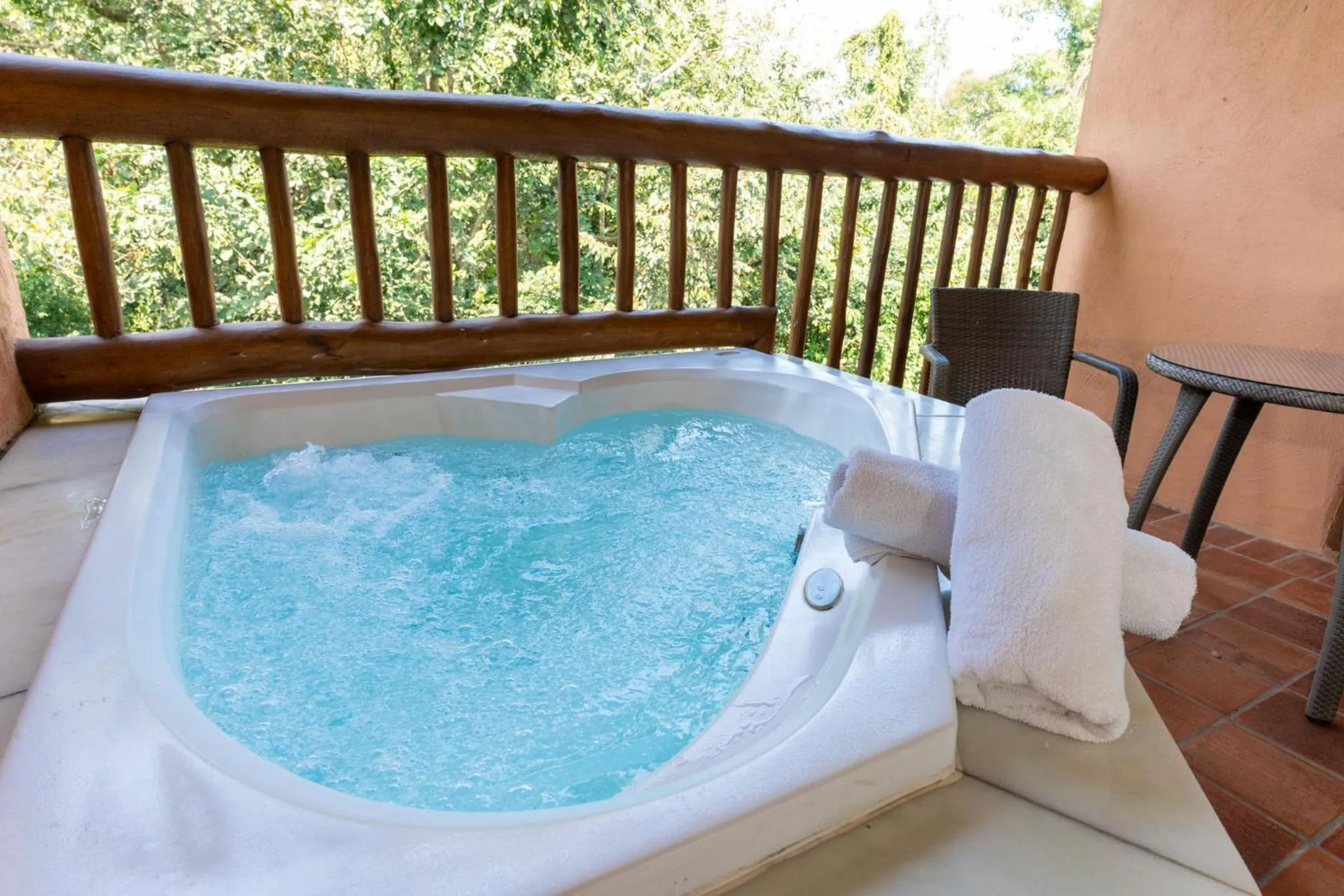 Hot Tub in Kalango Hotel Boutique