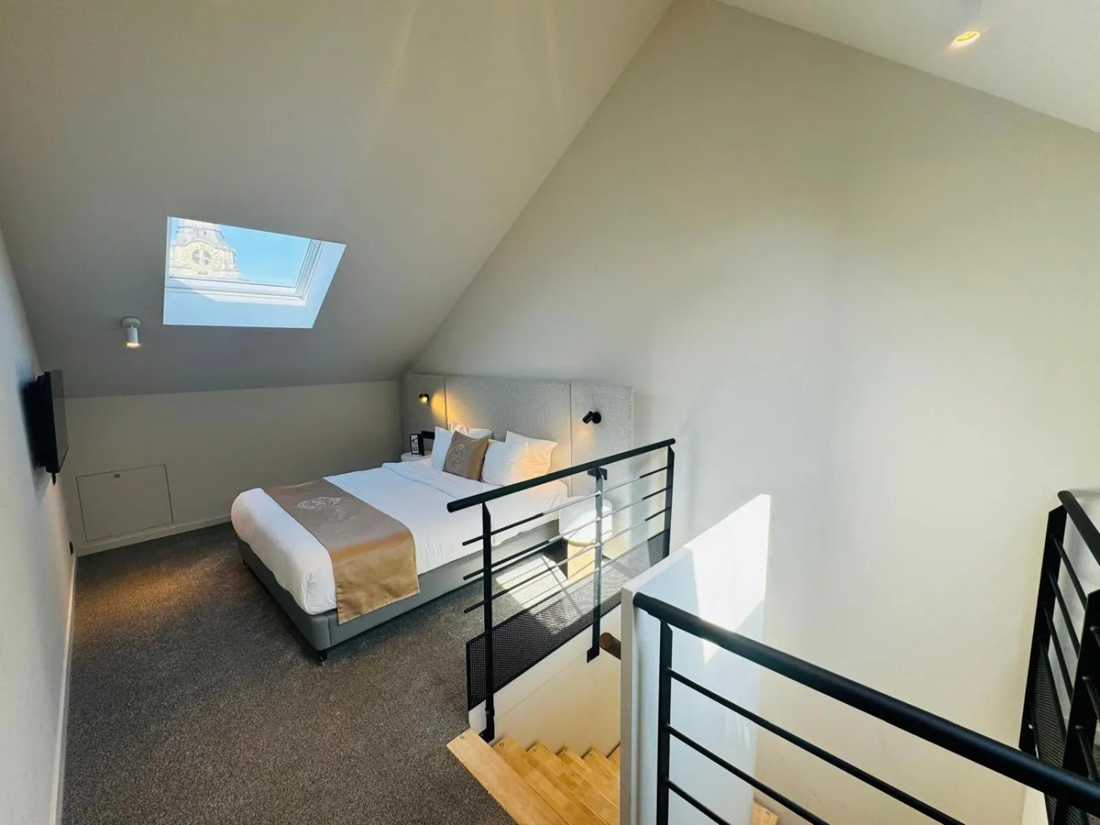 Photo of the whole room, Bed in OPO Hotel