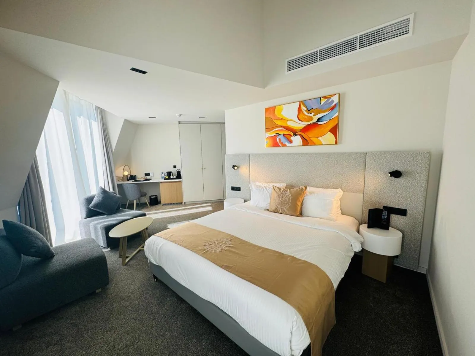 Photo of the whole room, Bed in OPO Hotel